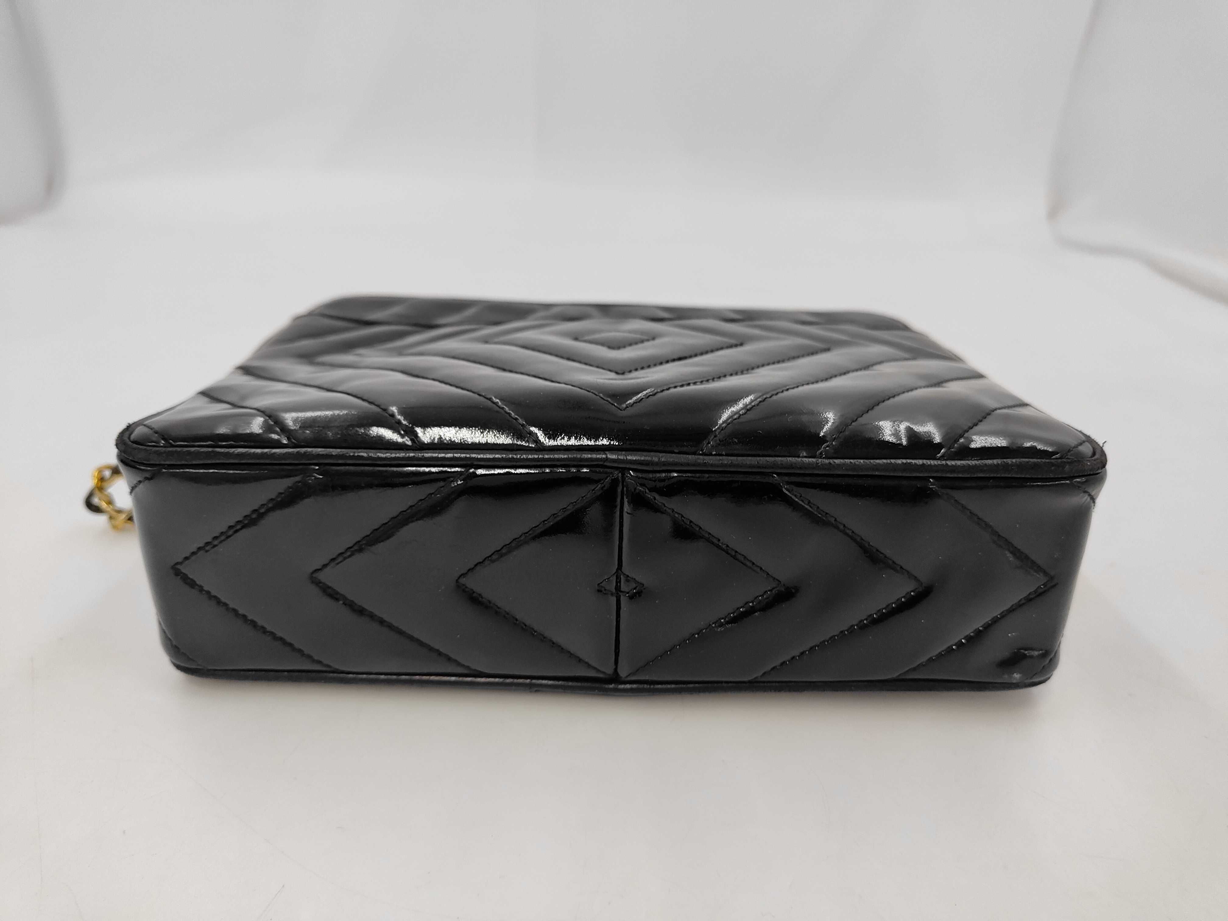 patent leather shoulder bag (black) — view 3