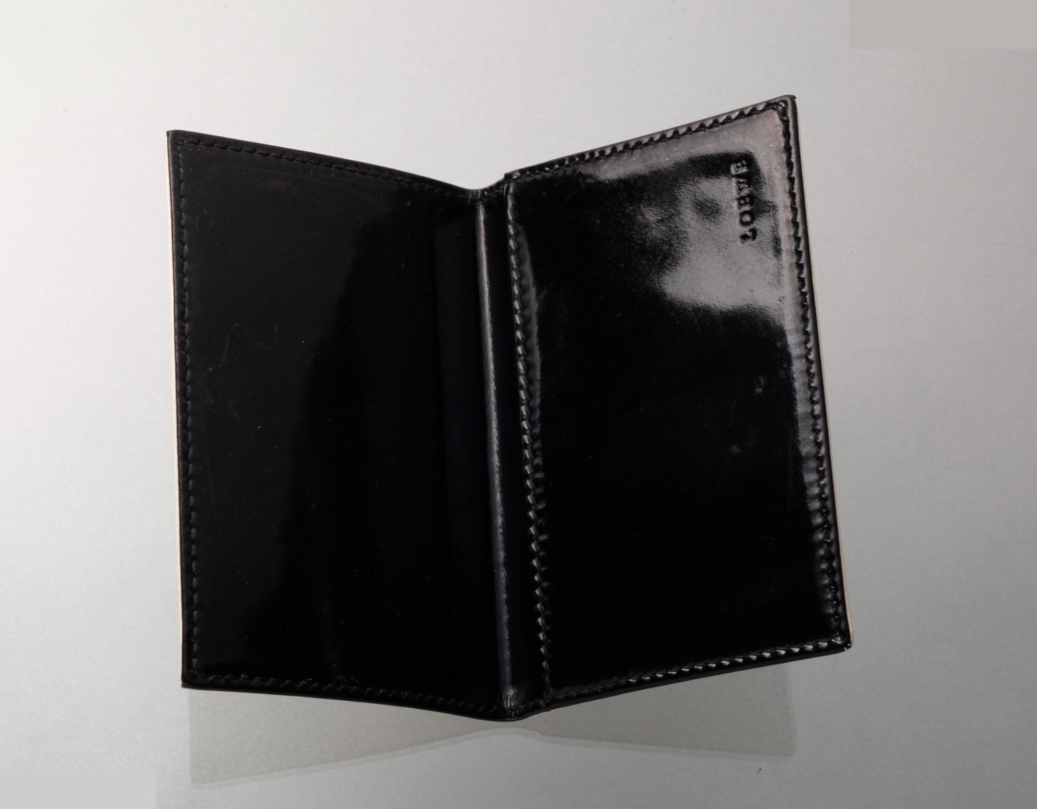 Other items: Bags, notebook covers, card cases, etc. — view 3