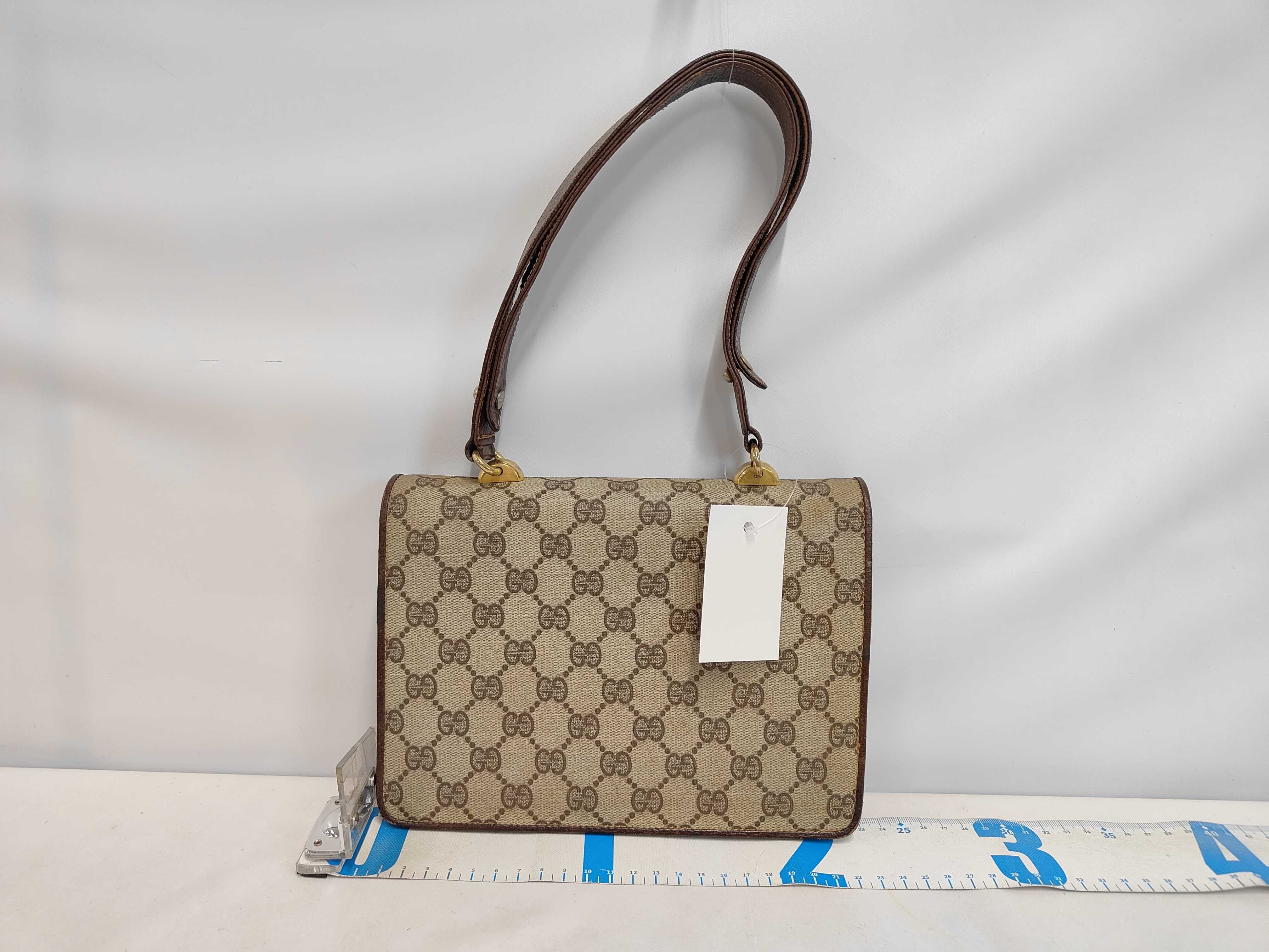 GG Supreme Old Shoulder Bag — view 2