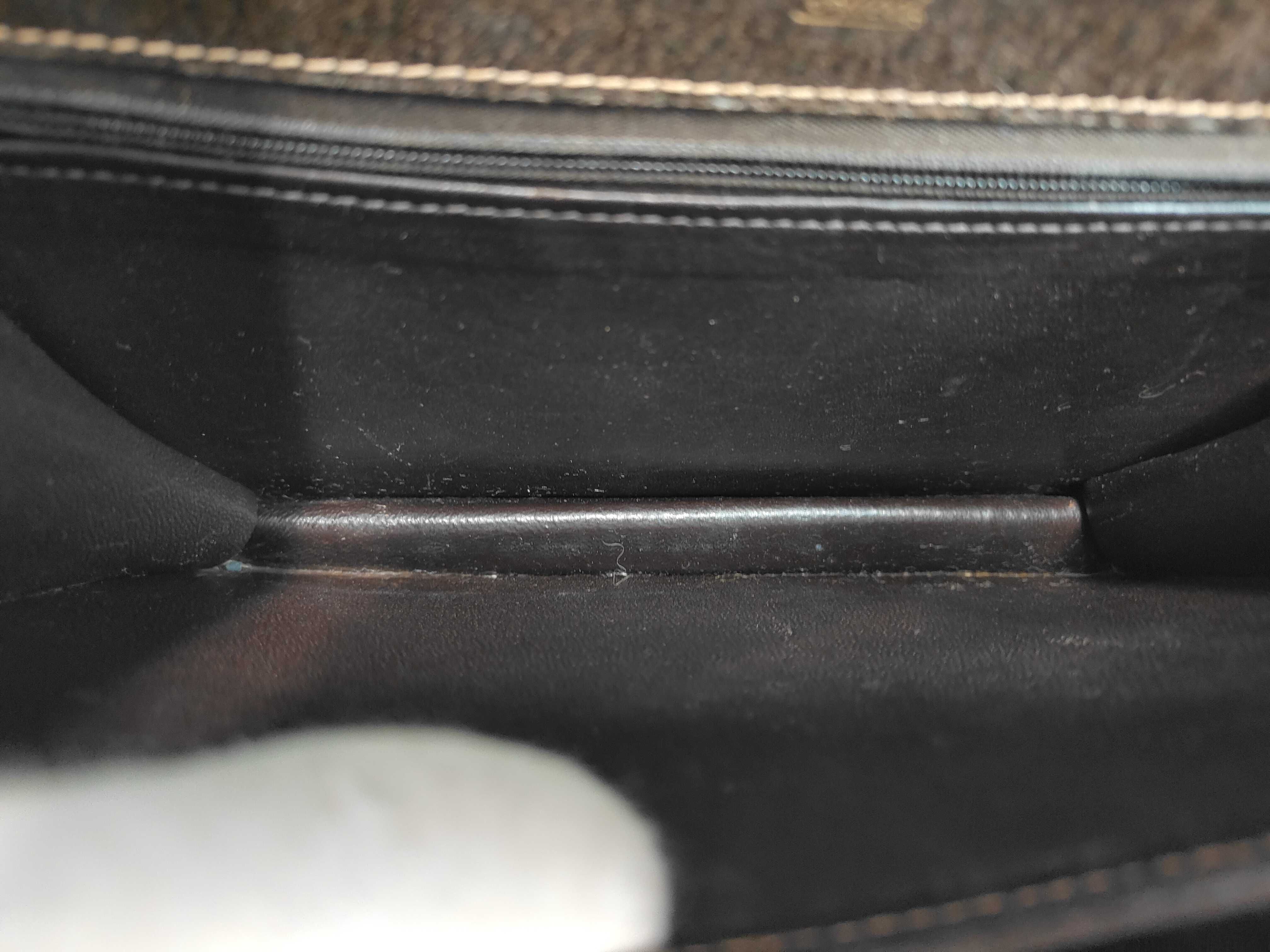 GG Supreme Old Shoulder Bag — view 8