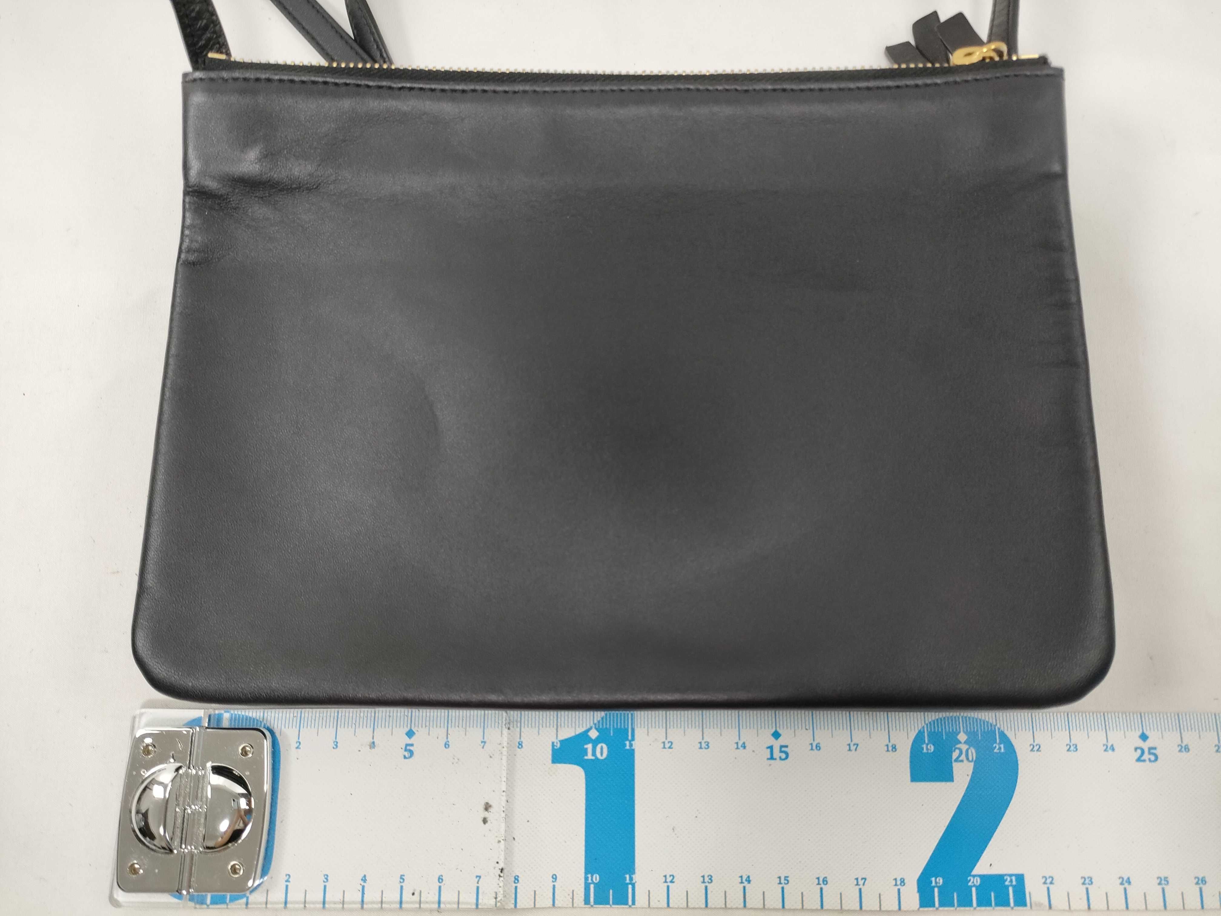 Trio Medium Pouch, Black Leather, Gold Hardware, Shoulder Bag, Women's Shoulder Bag — view 2