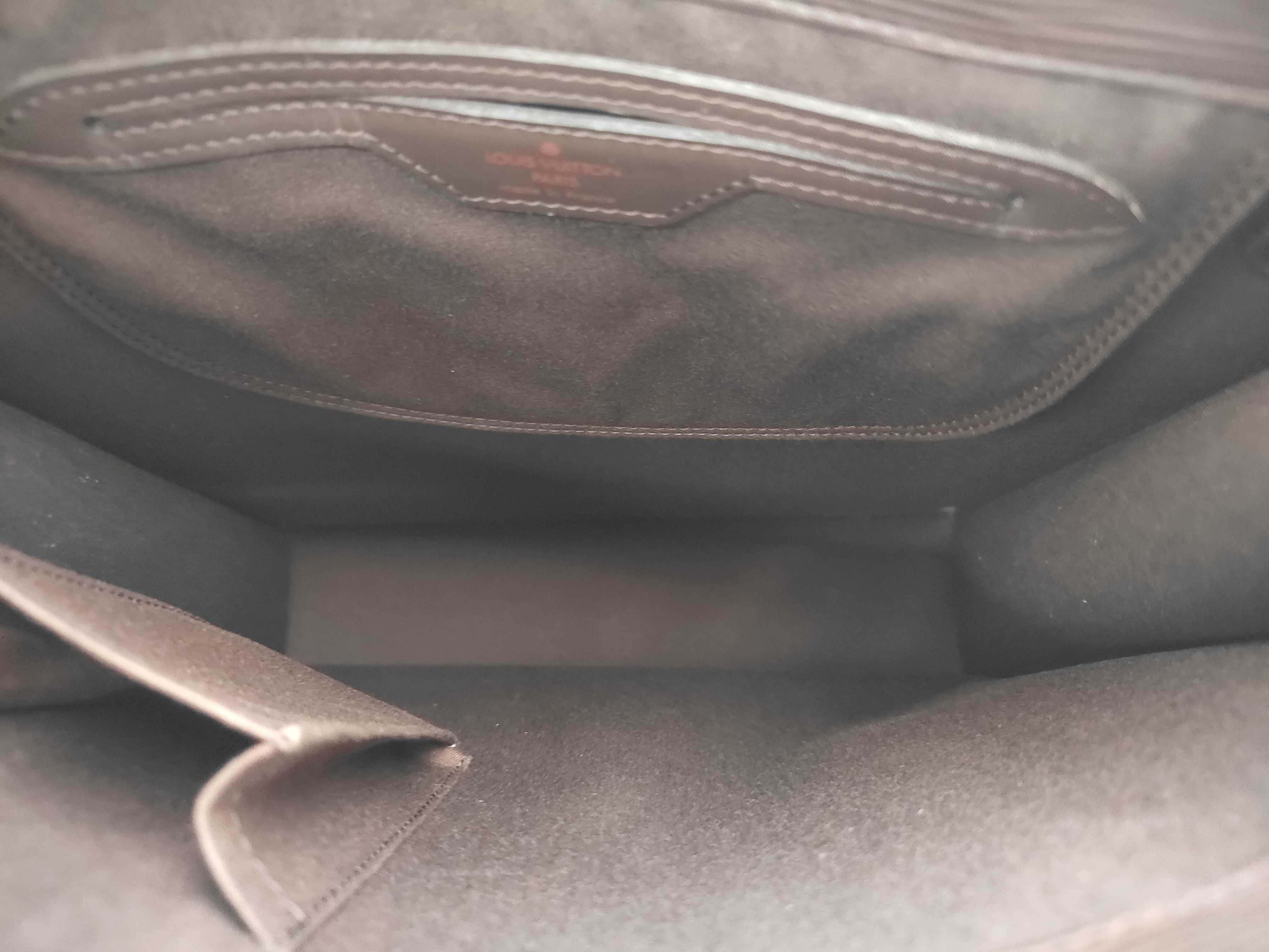 Epi Sac Plat PM Brown Tote Bag — view 8