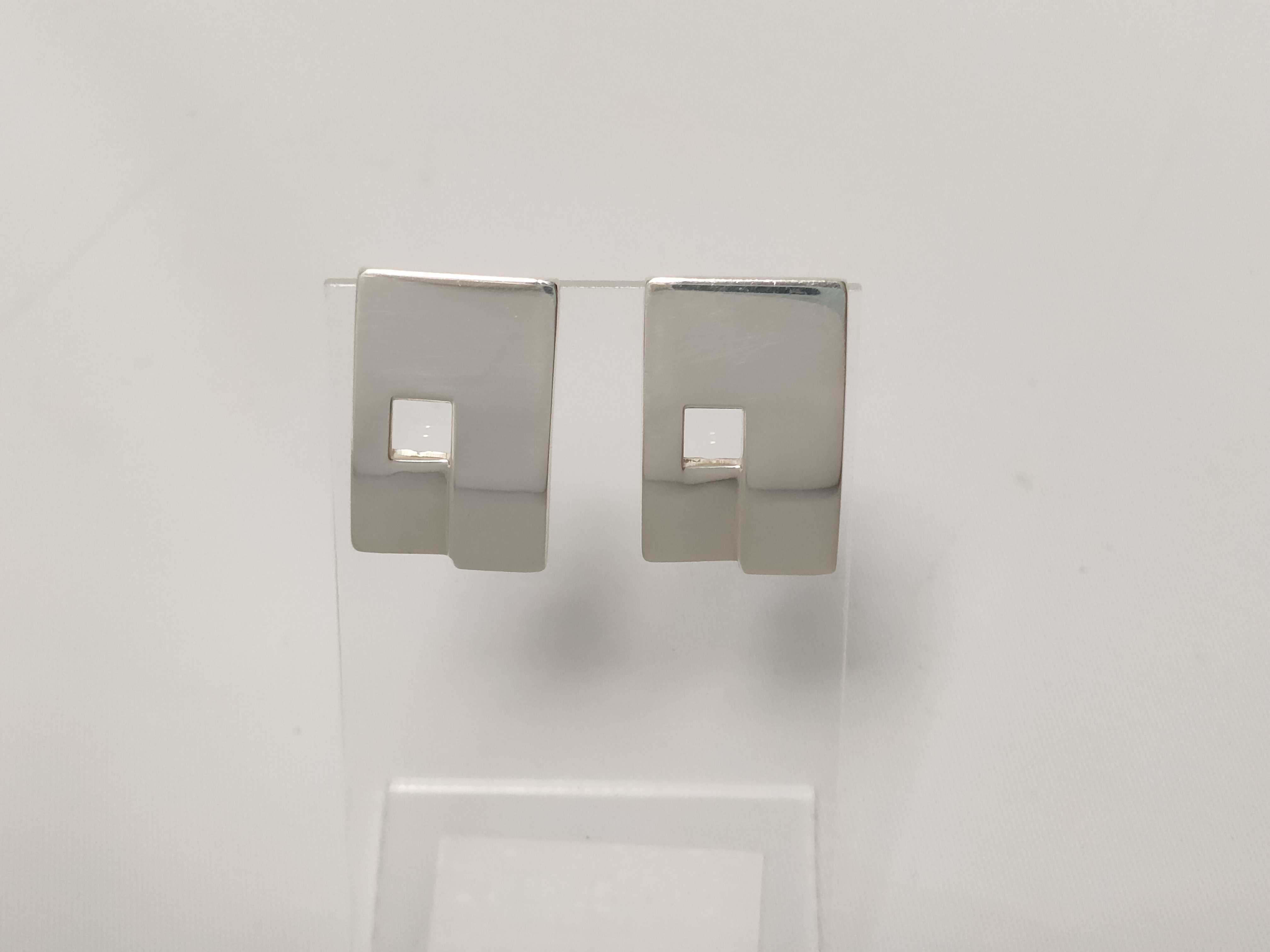 SV925 G Logo Earrings (with box)