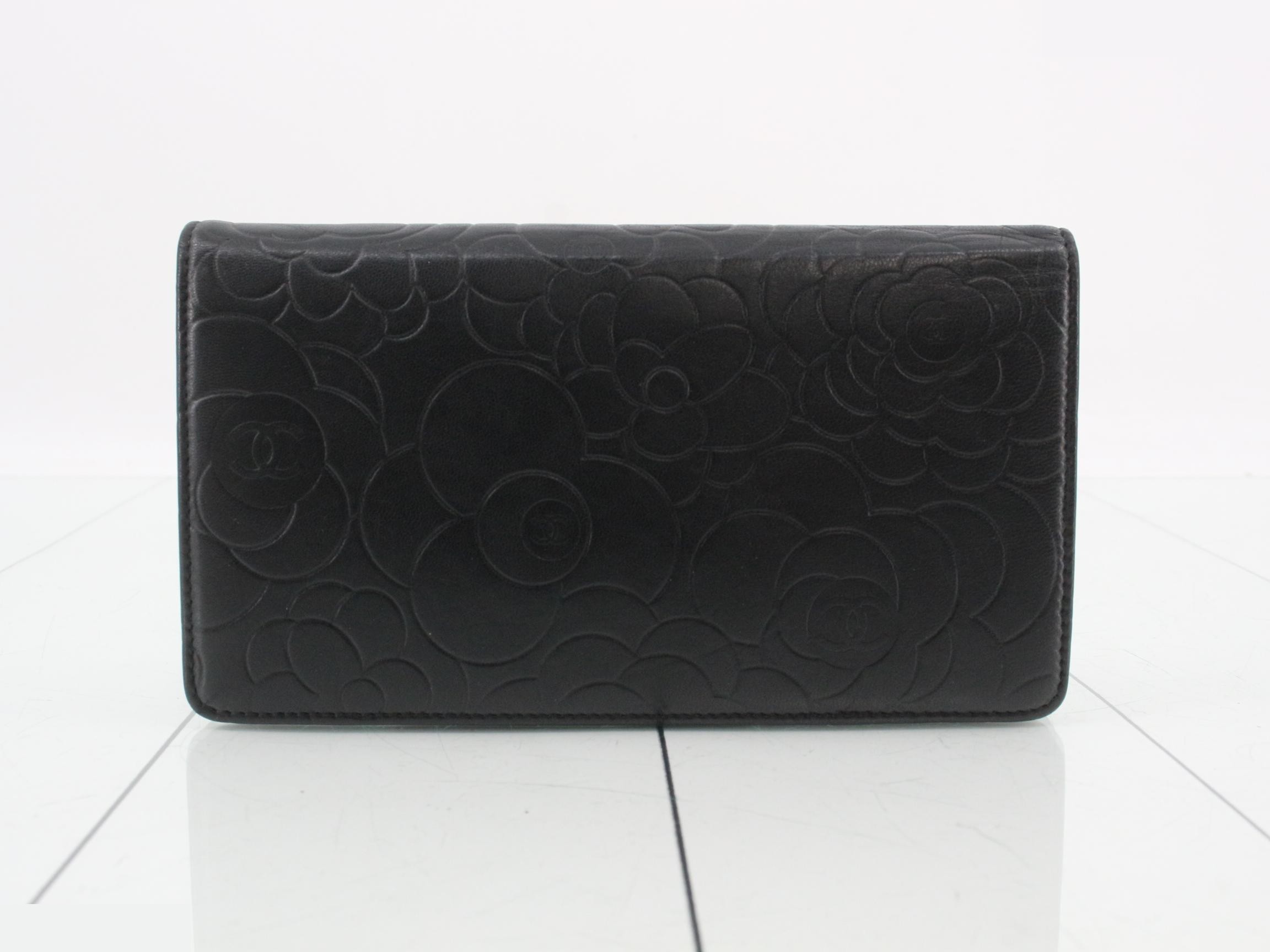 Camellia Leather Bi-fold Long Wallet, Black — view 2