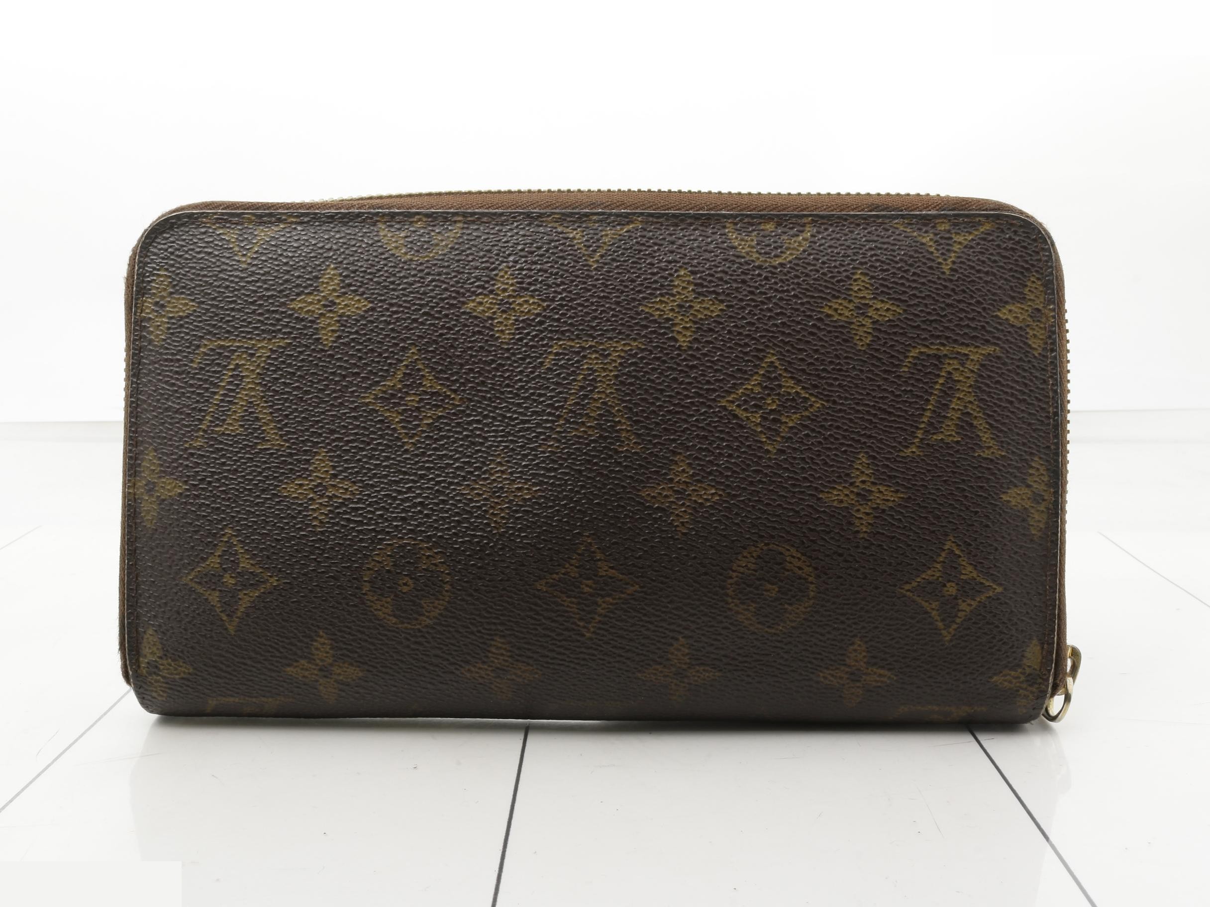 wallet — view 2