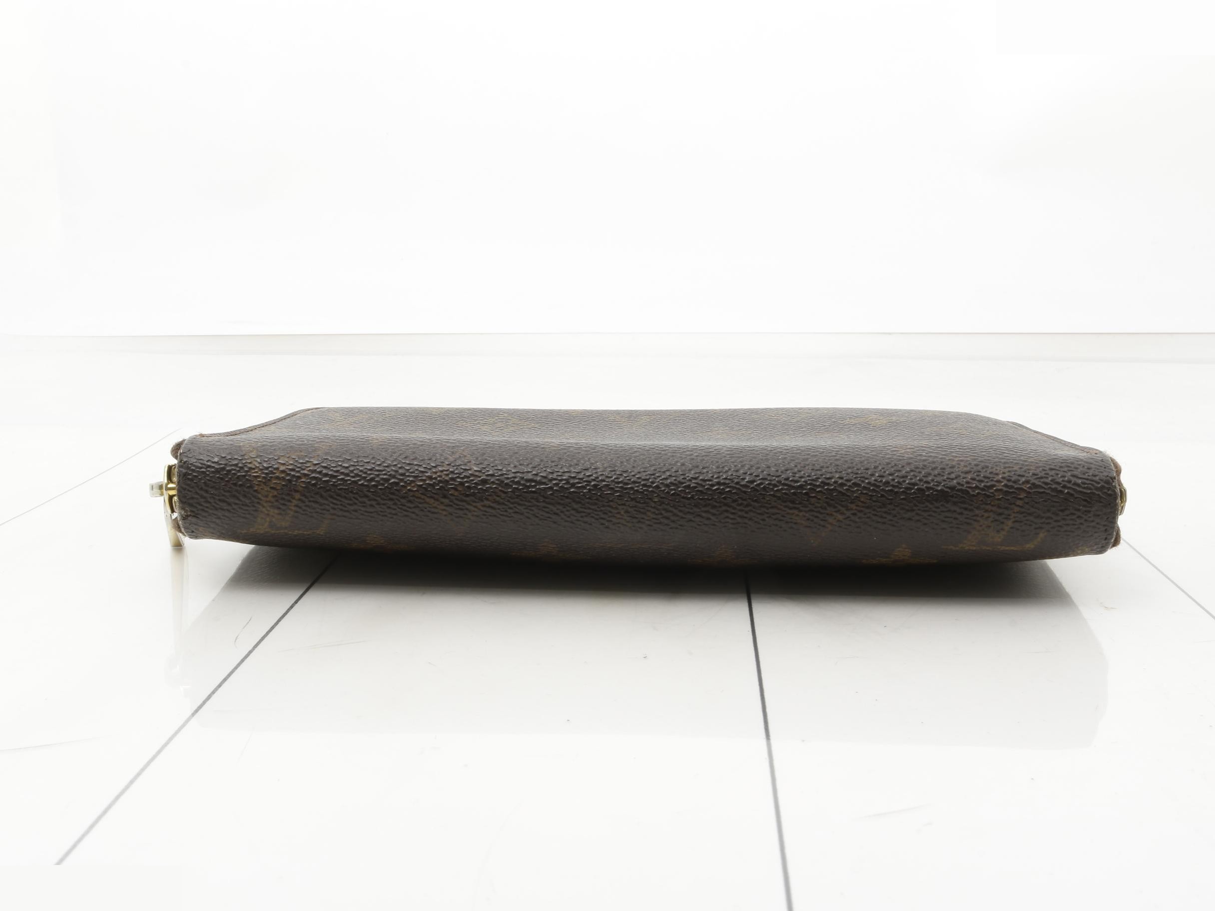 wallet — view 3