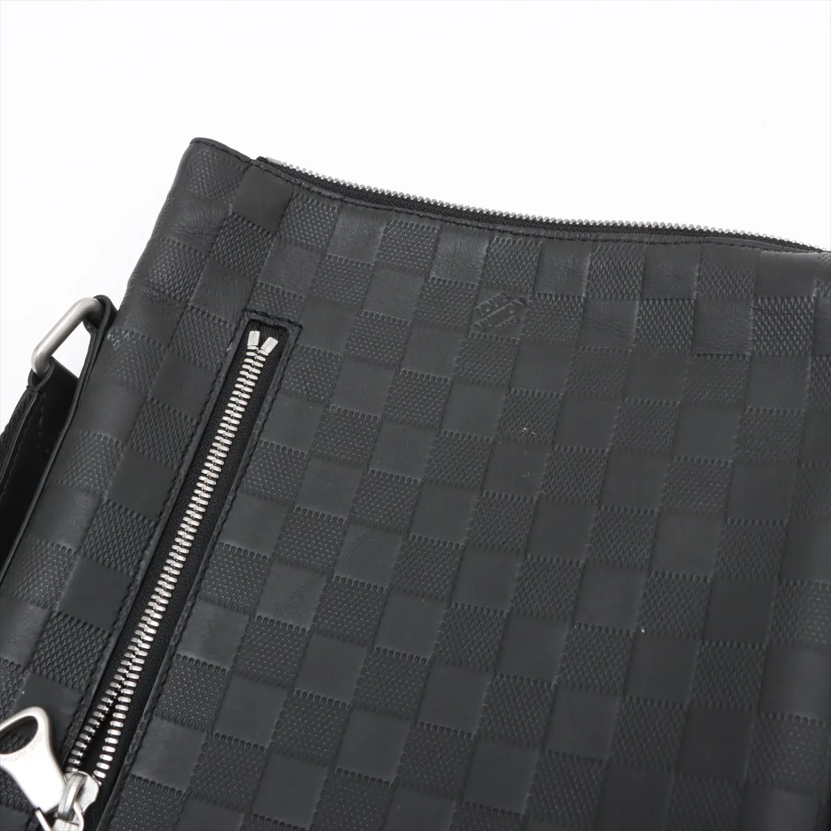Damier Infini 3D Discovery Messenger BB N42418 CA0260 Black — view 11