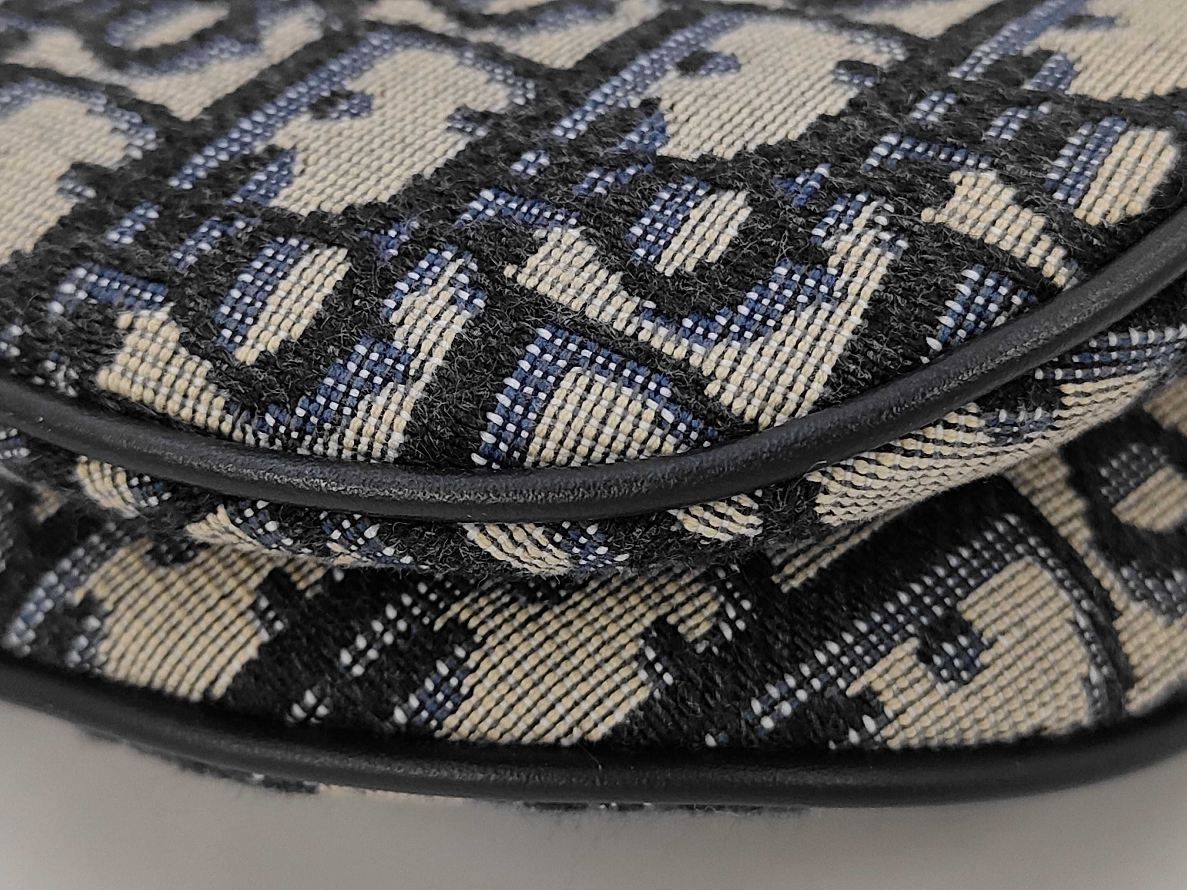handbag — view 3