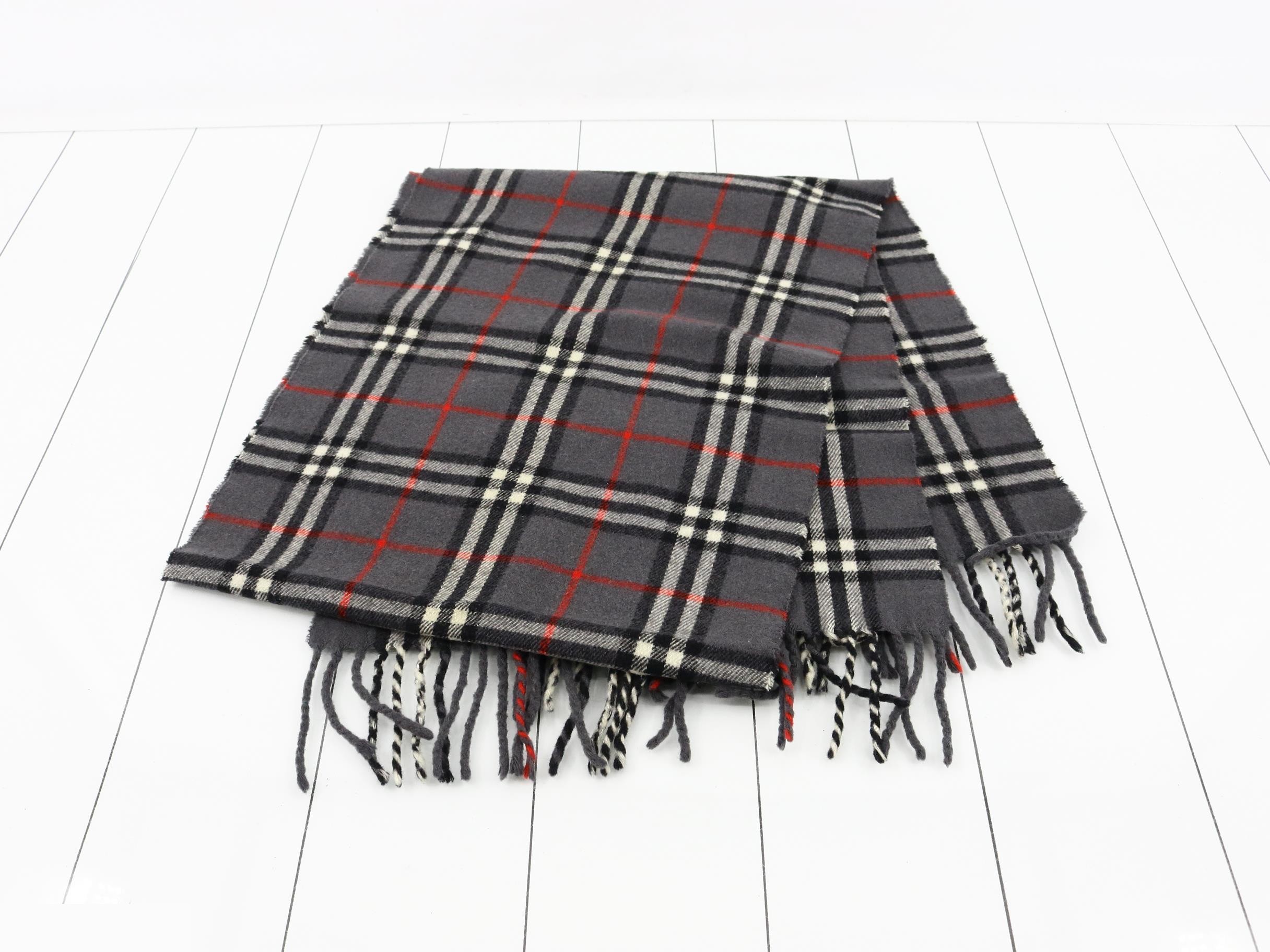 Other lines: Small items, accessories, and scarves — view 3