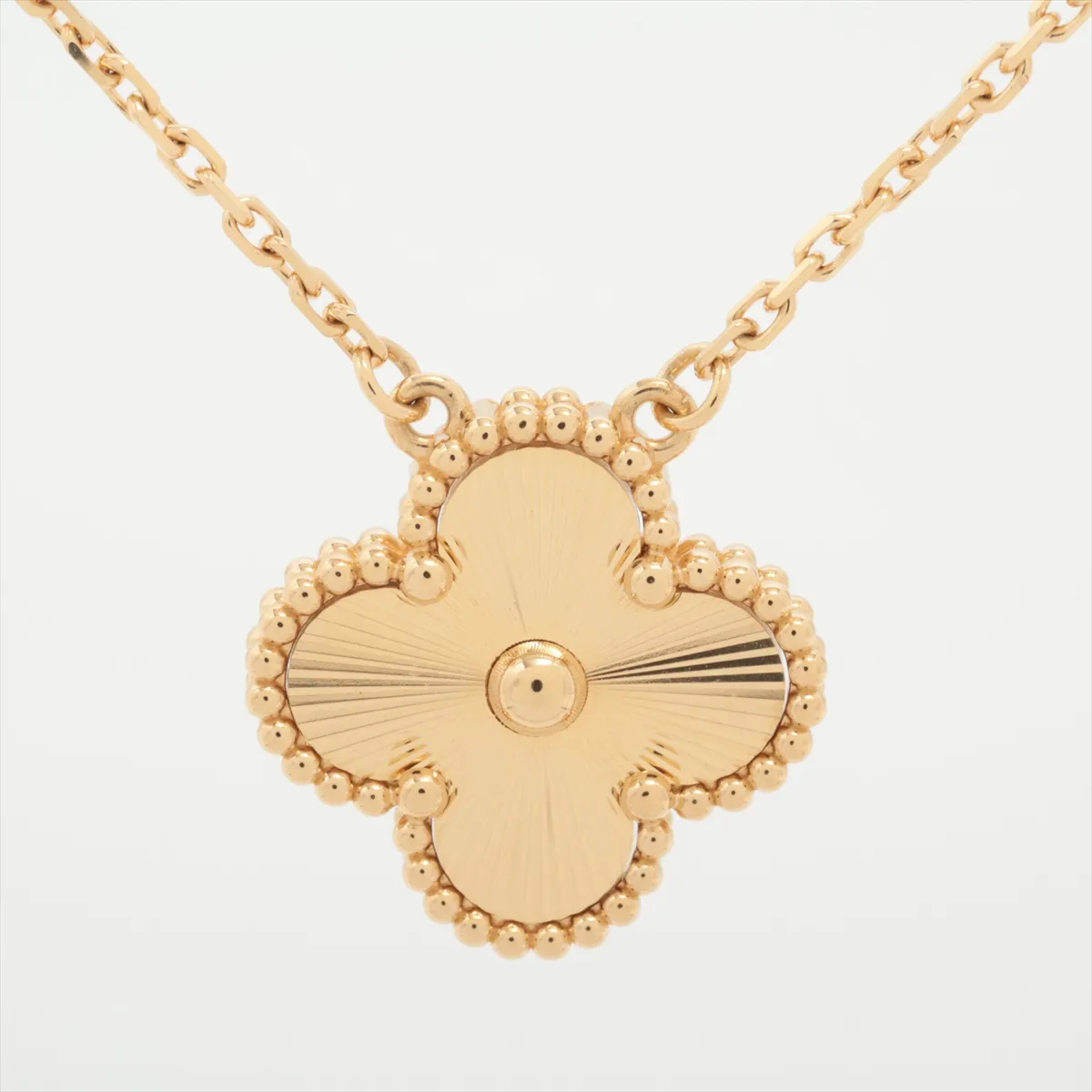 Vintage Alhambra Guilloche Necklace 750 (Yellow Gold) 6.6g JF349735 ARP4KL00 — view 2