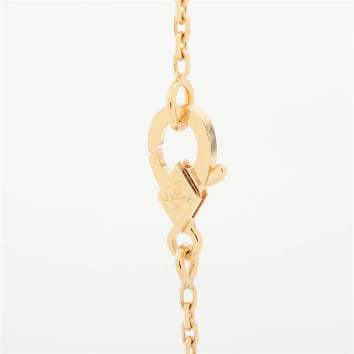 Vintage Alhambra Guilloche Necklace 750 (Yellow Gold) 6.6g JF349735 ARP4KL00 — view 3