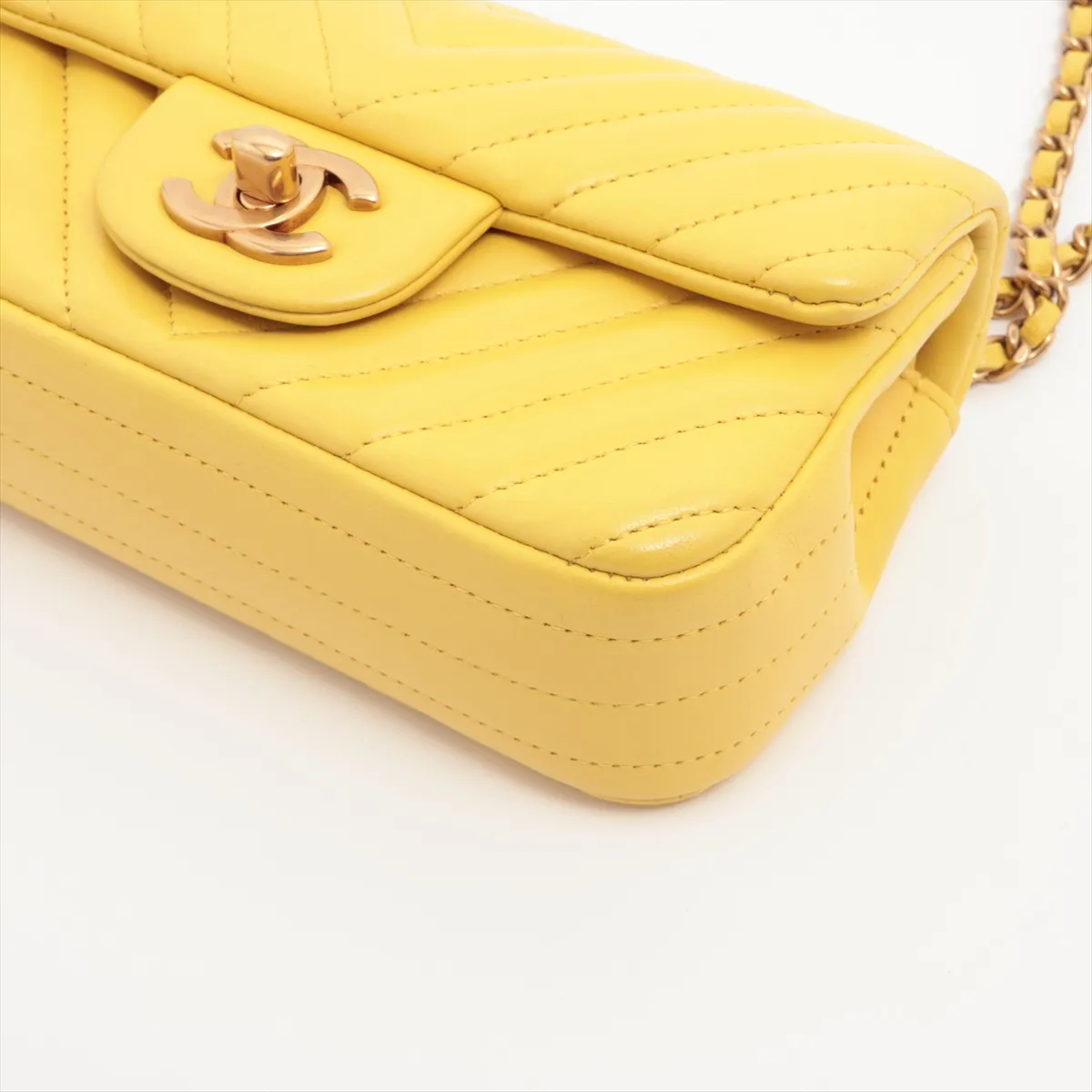 chevron lambskin single flap single chain bag yellow gold hardware 20938285 20s — view 3