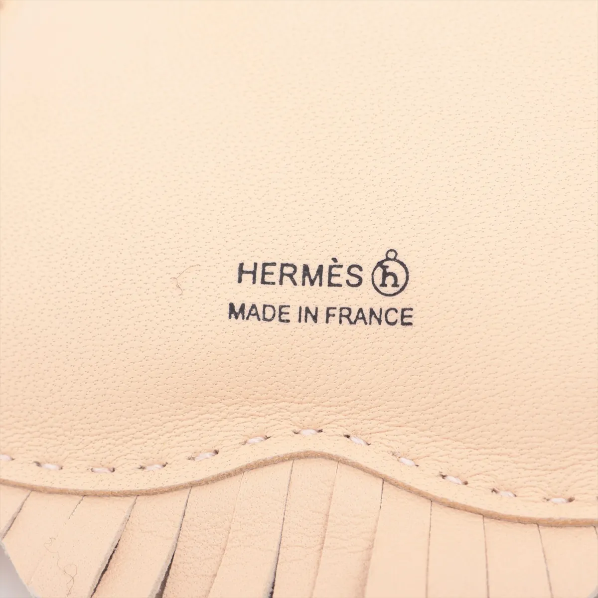 Petit H charm, Agneau Milo x Silk, Beige, — view 3