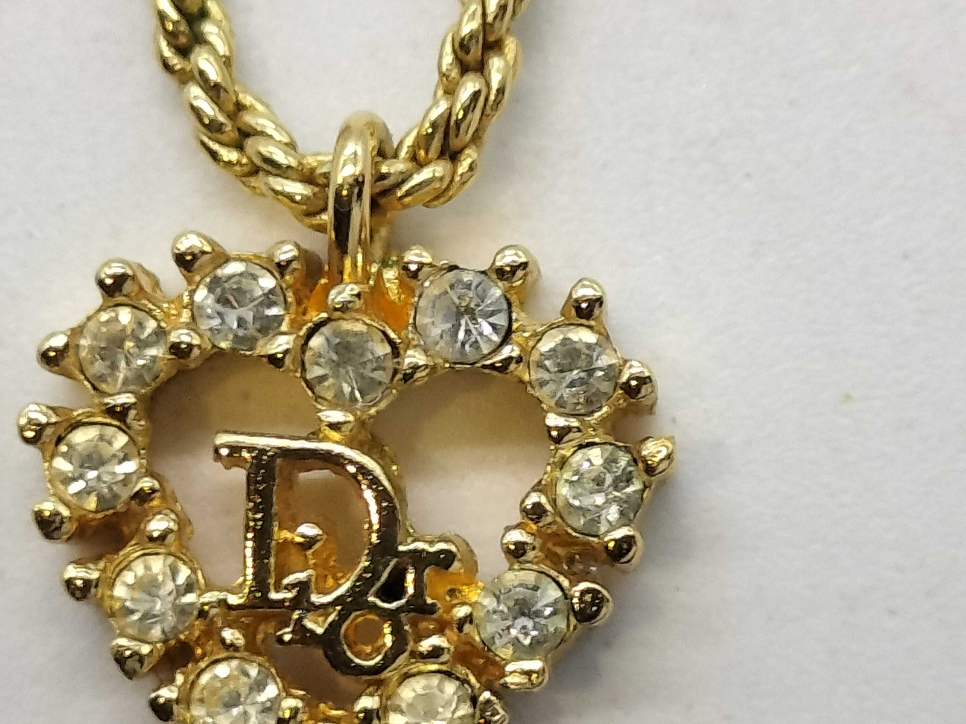 necklace — view 2