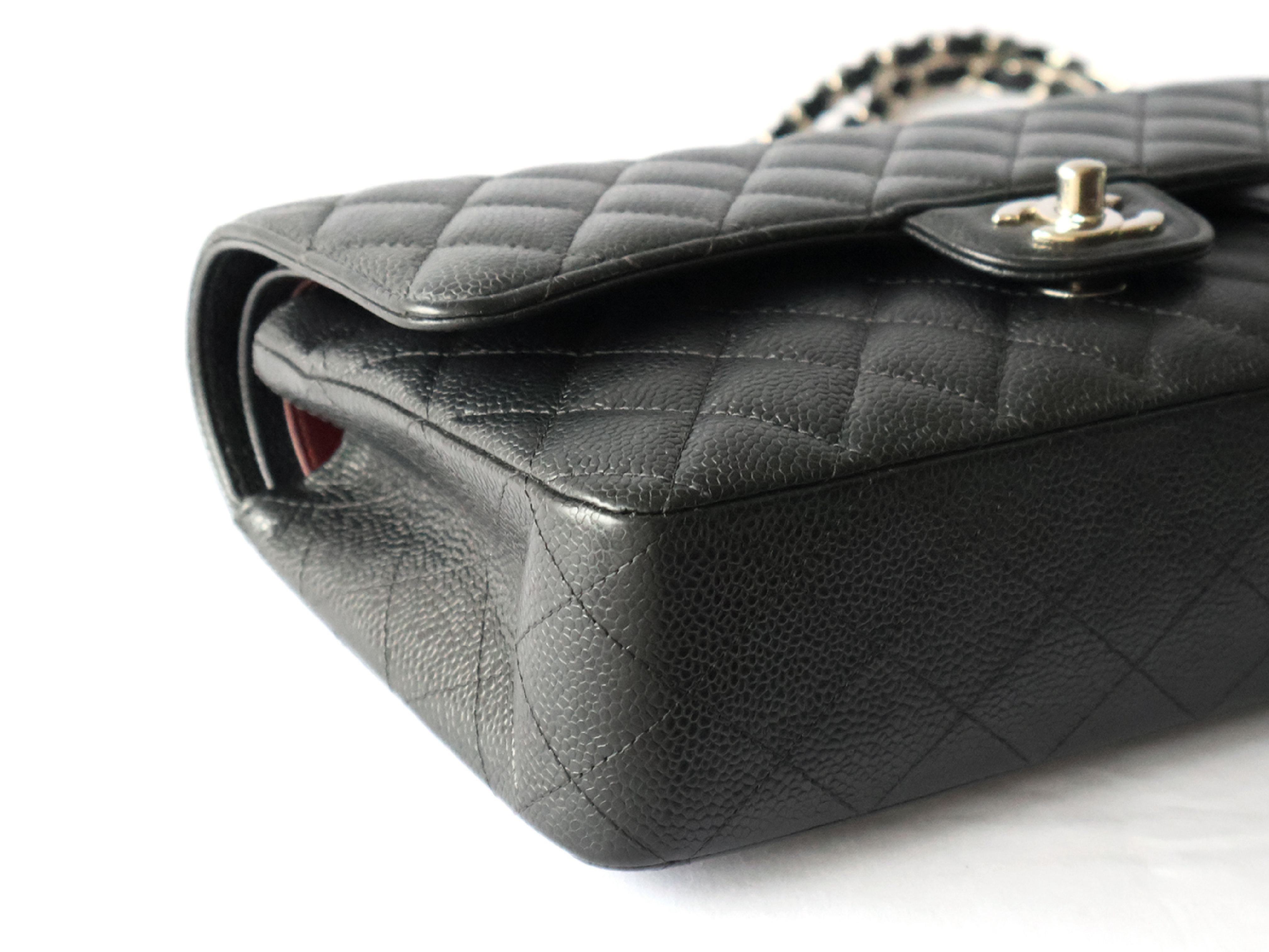 (with seal, serial number 31 series) Caviar leather Matelassé 25 W-flap W-chain shoulder bag, black. — view 3