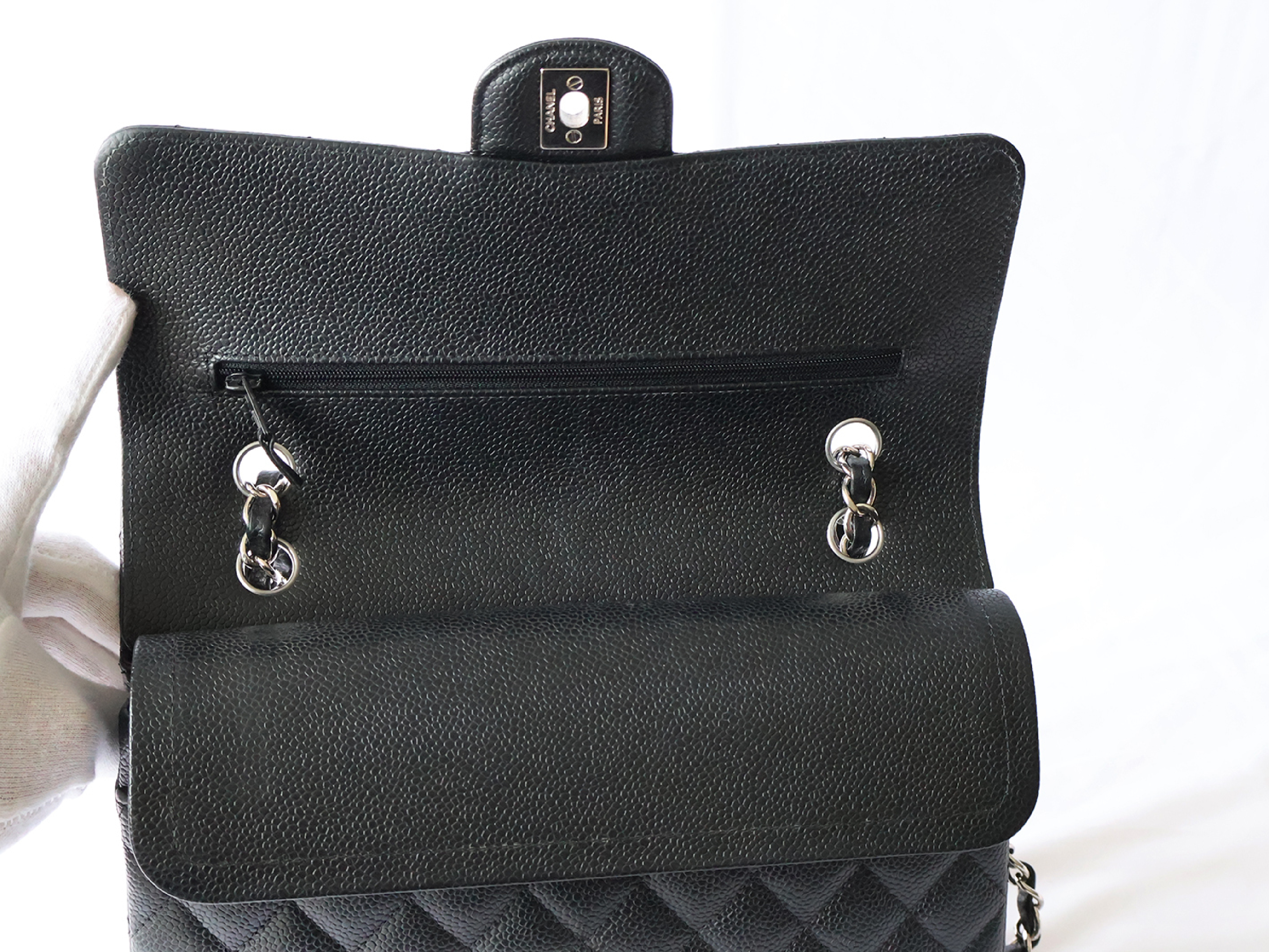 (with seal, serial number 31 series) Caviar leather Matelassé 25 W-flap W-chain shoulder bag, black. — view 10