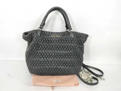 2-Way Handbag/Shoulder Bag, Matelassé Crystal, Box/Dust Bag Included.
