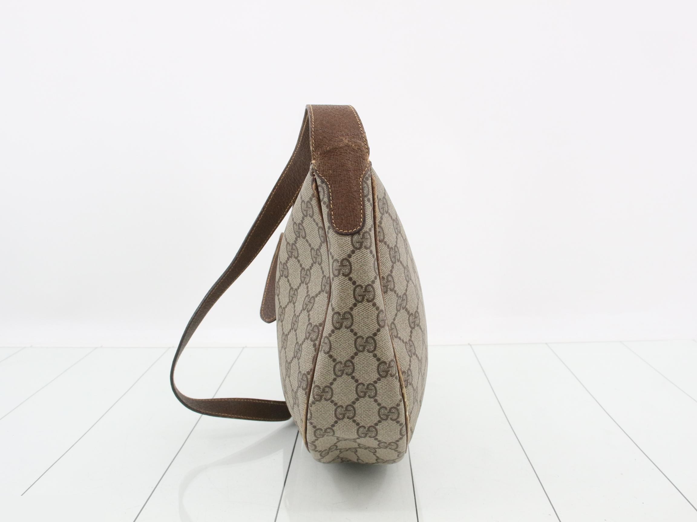 GG Supreme Shoulder Bag — view 3