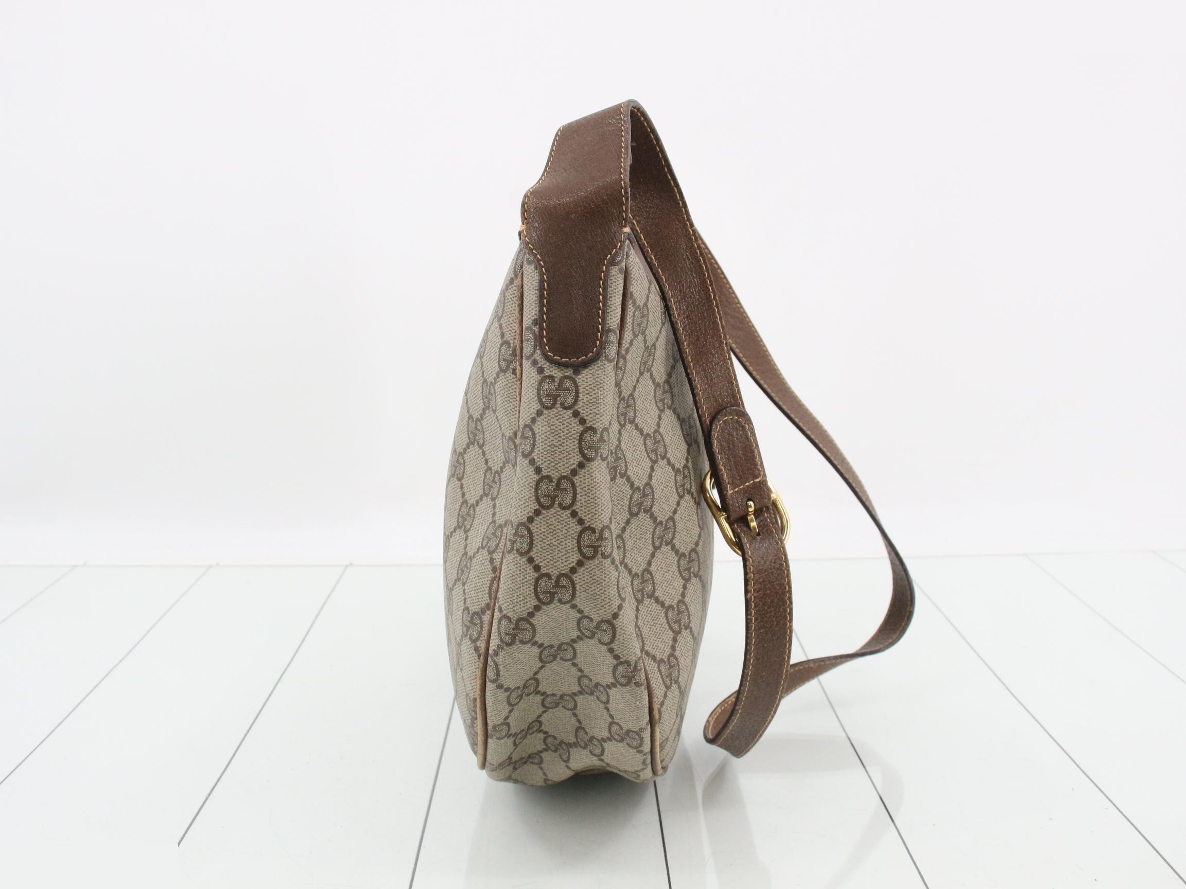 GG Supreme Shoulder Bag — view 4
