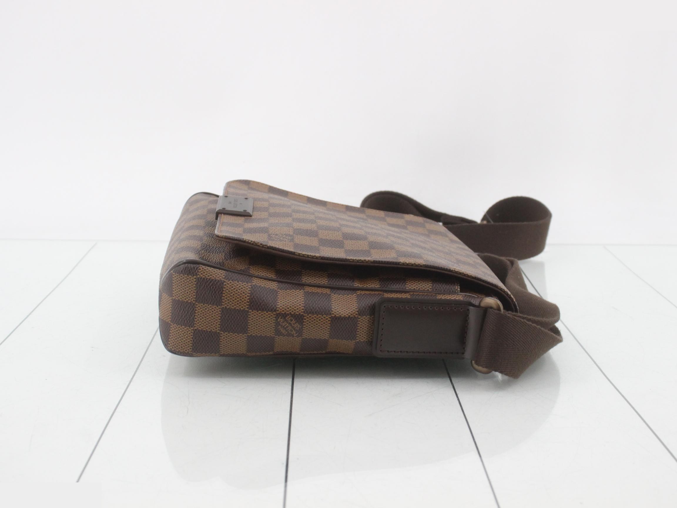 Damier District PM Shoulder Bag — view 3