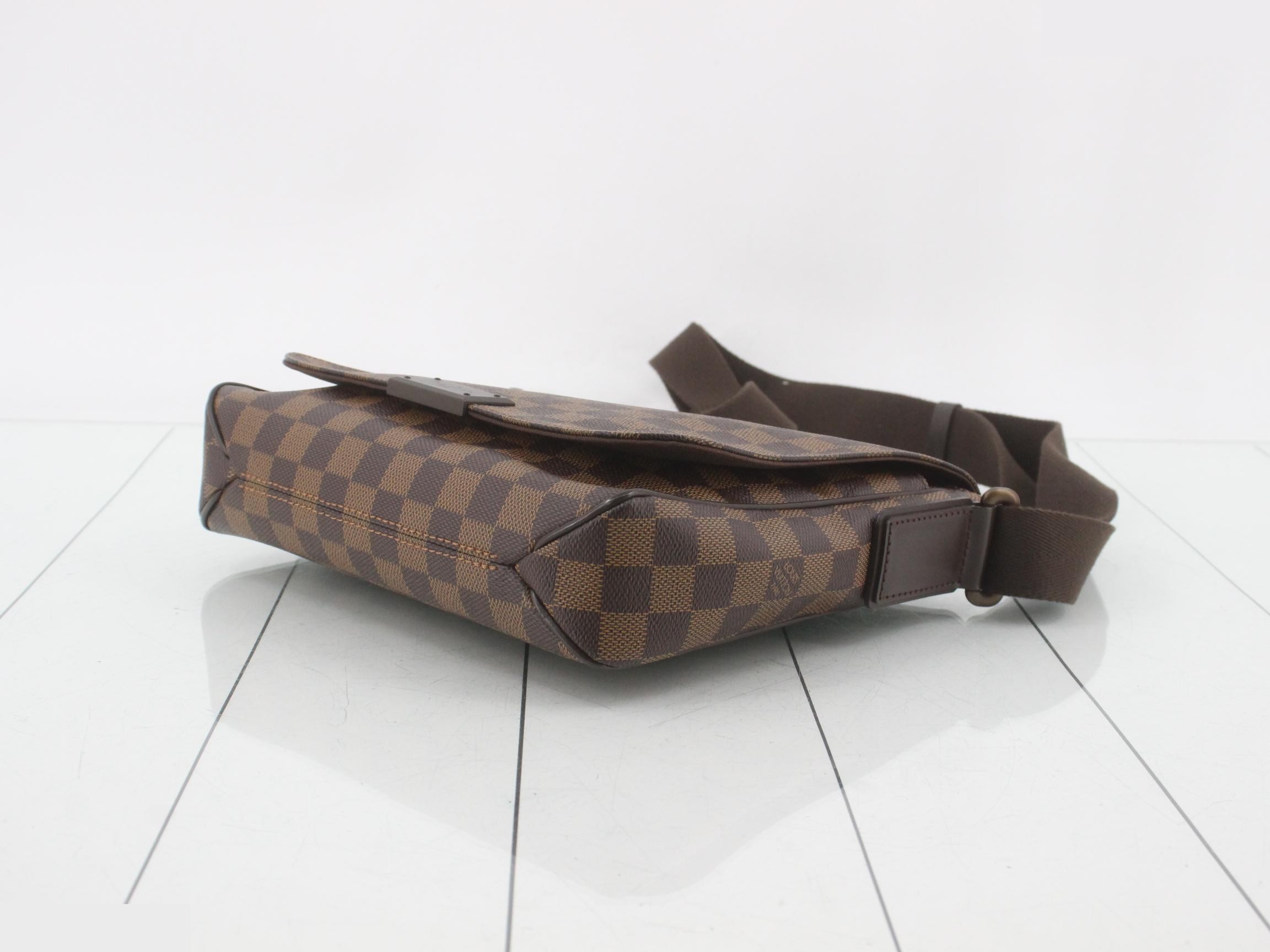 Damier District PM Shoulder Bag — view 6