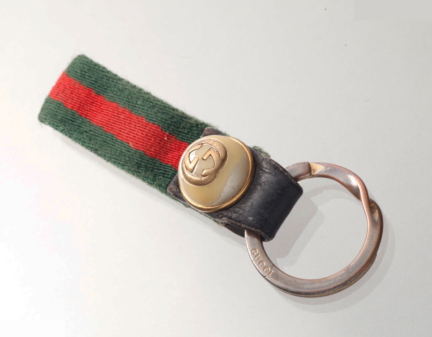 Interlocking G Keyring — view 3