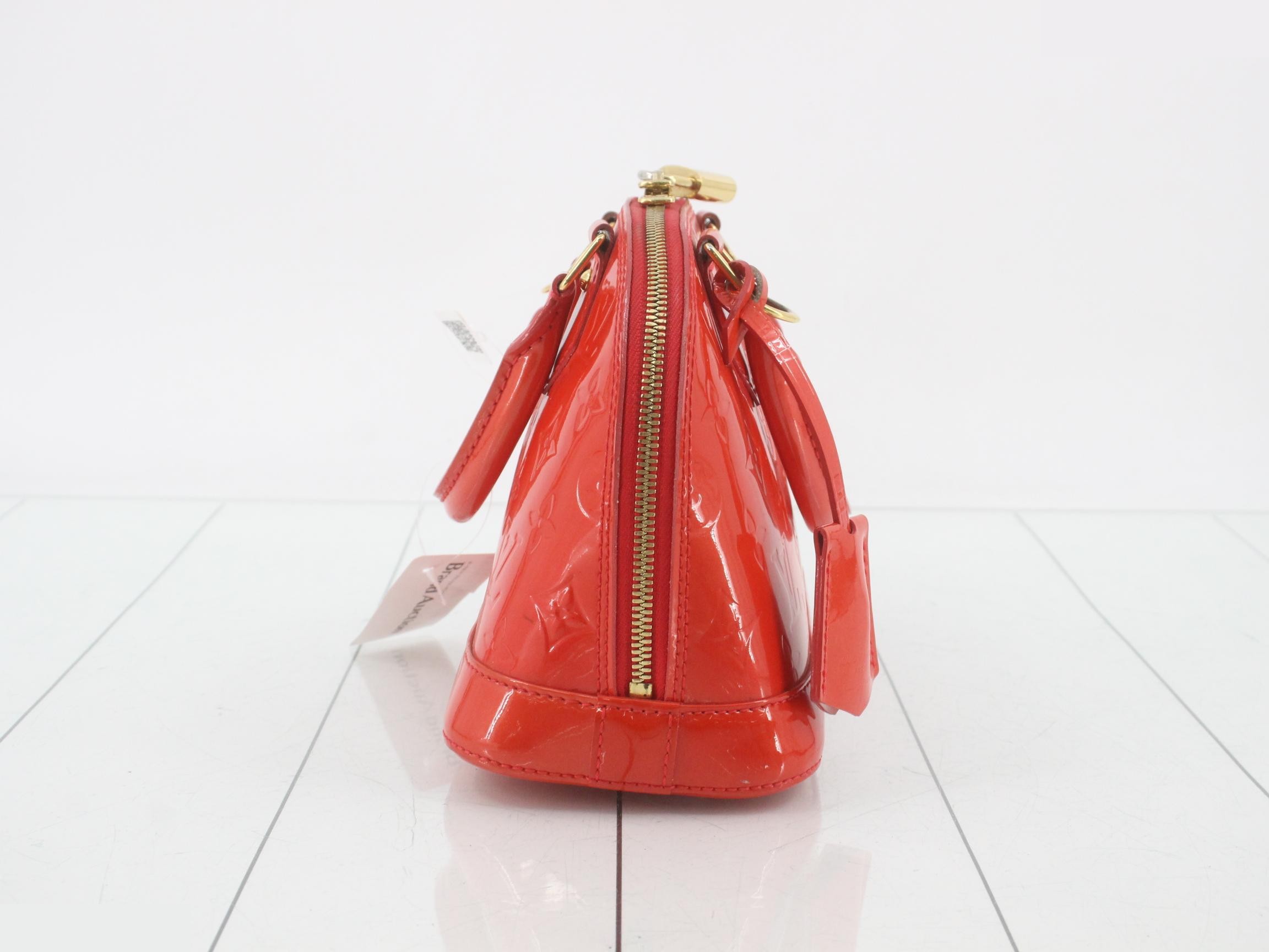 handbag — view 4