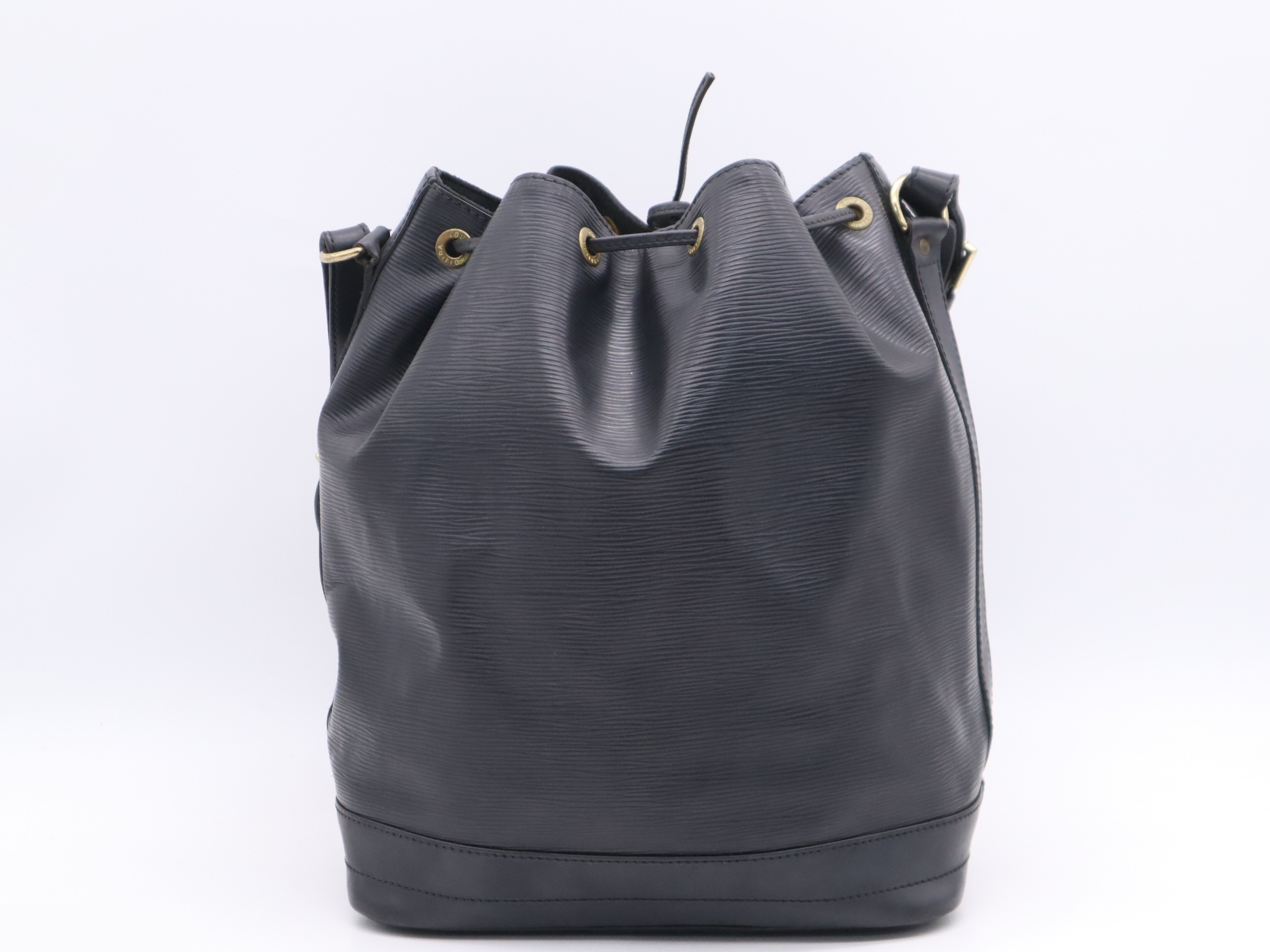Noé Noir — view 2