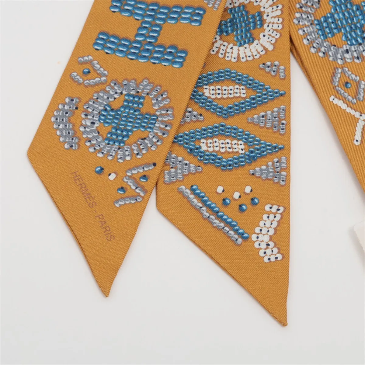 Twilly KELLY EN PERLES (Kelly En Perles) Scarf, Silk, Miel (Miel), Slight thread pull, with paper tag. — view 2