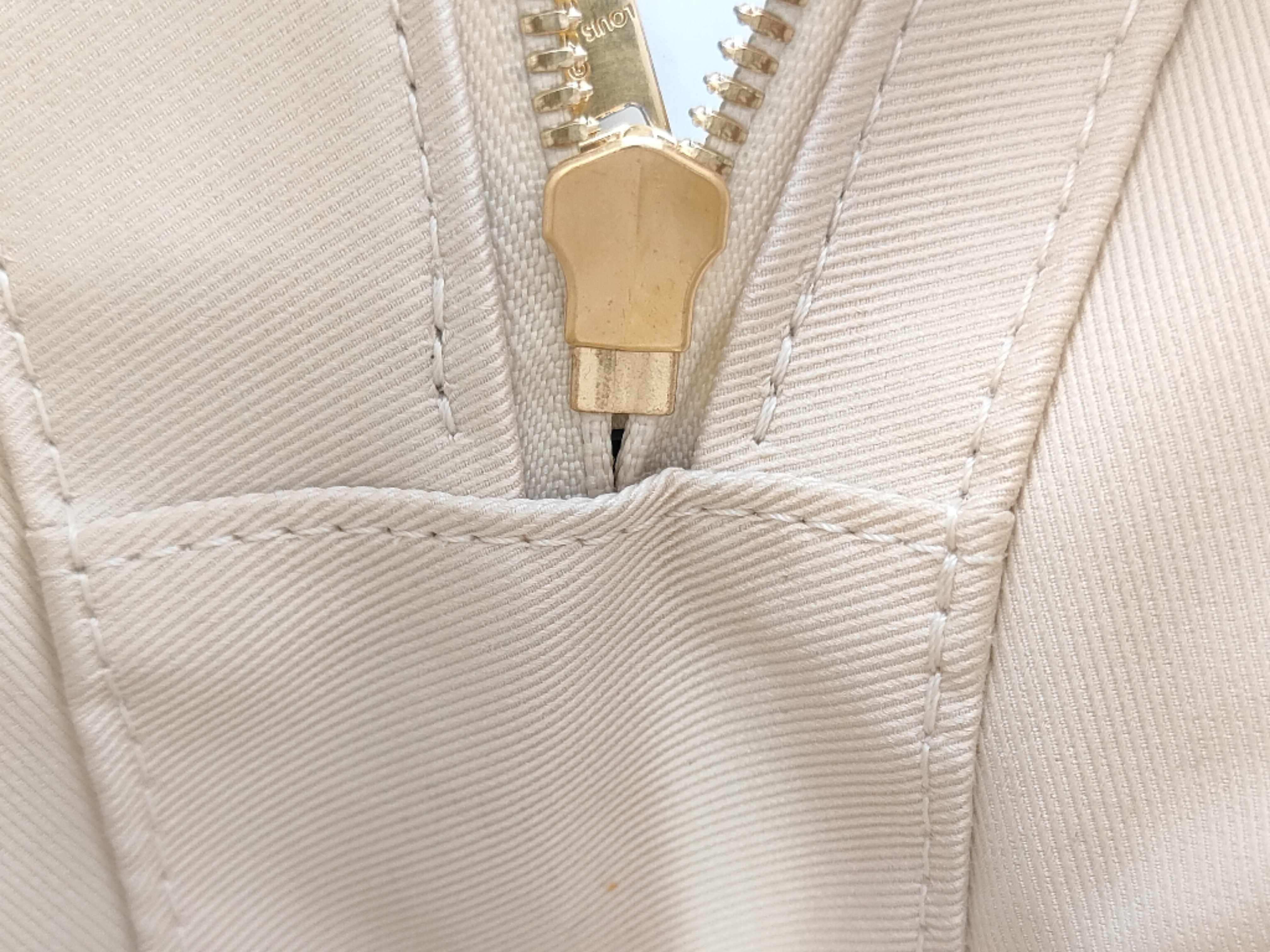 Monogram Louis Vuitton Monogram White Leather Camera Bag M43559 Shoulder Bag — view 12