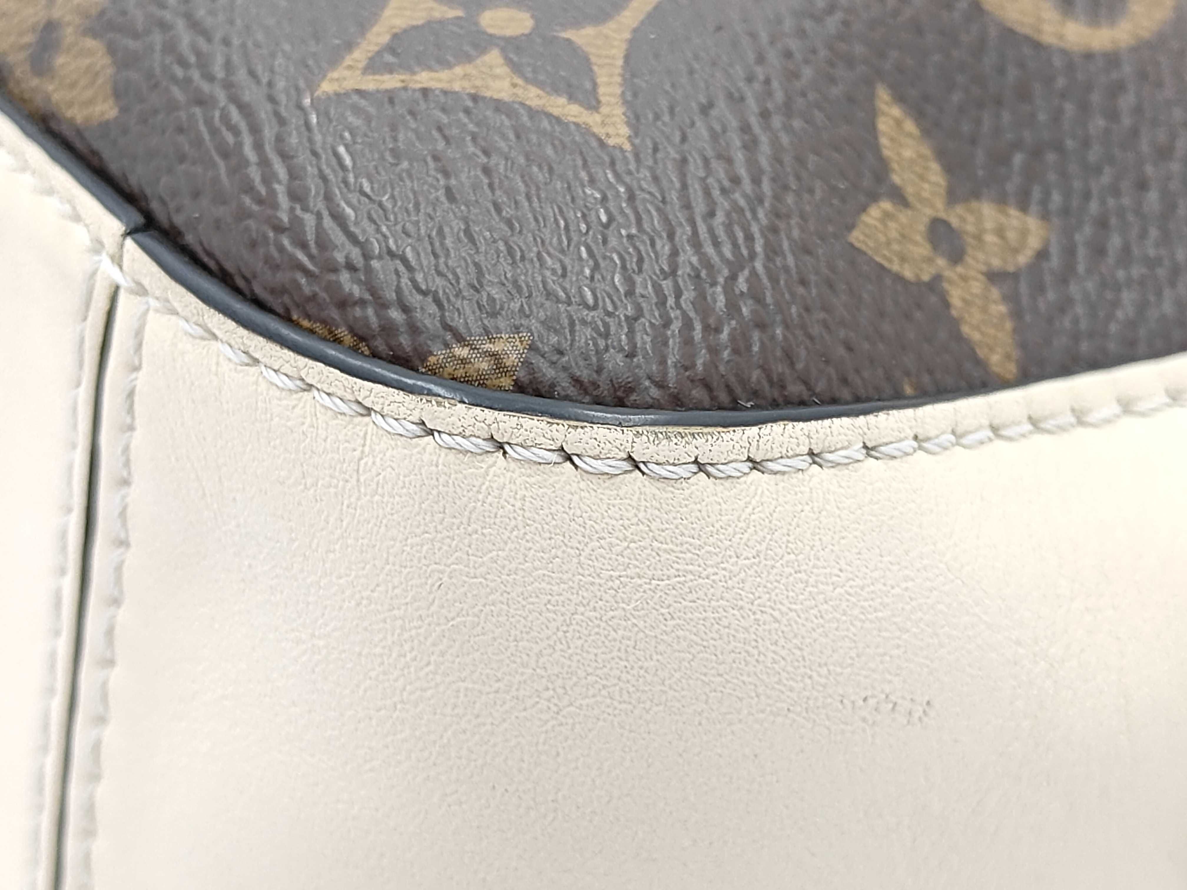 Monogram Louis Vuitton Monogram White Leather Camera Bag M43559 Shoulder Bag — view 7