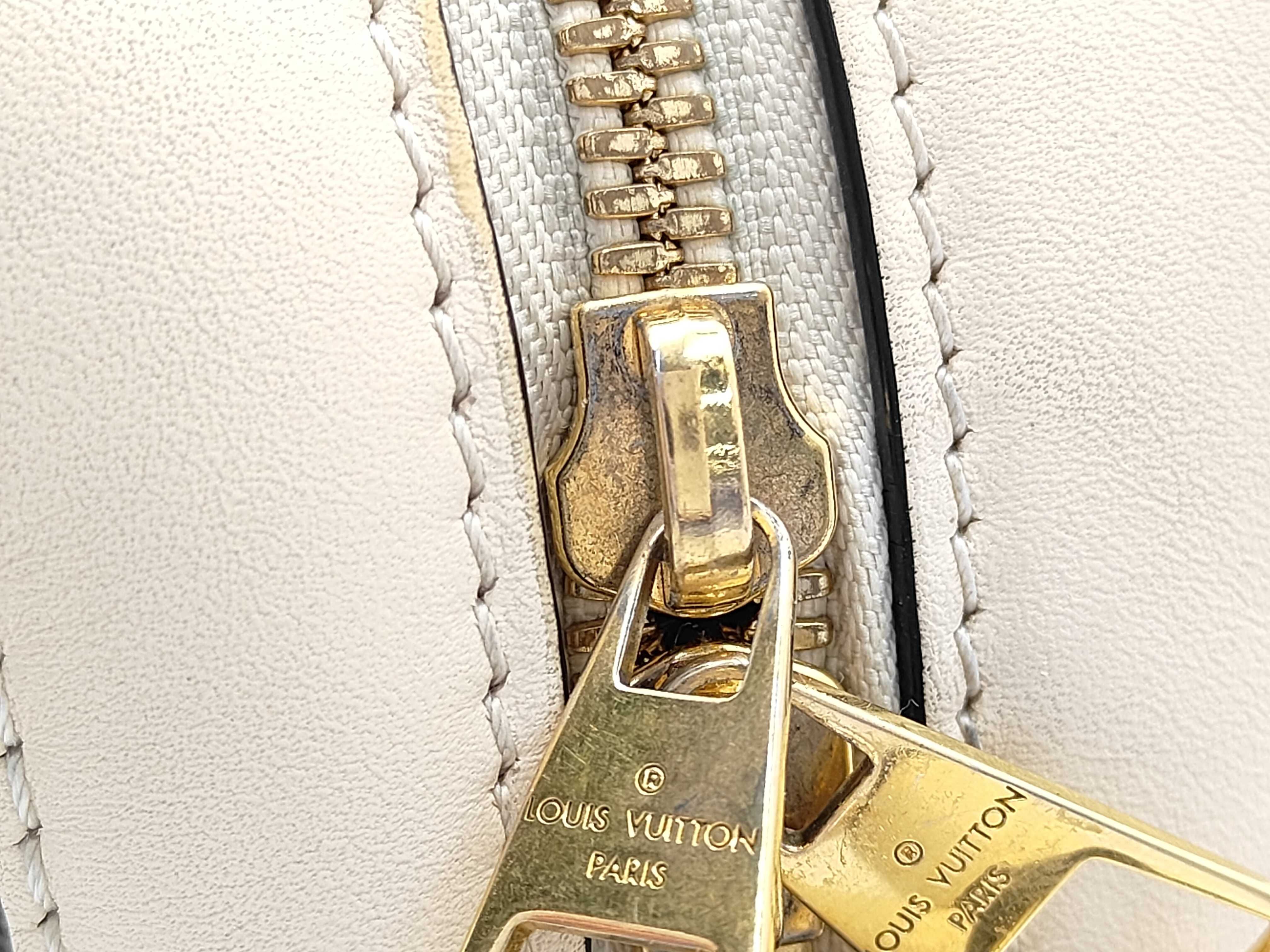 Monogram Louis Vuitton Monogram White Leather Camera Bag M43559 Shoulder Bag — view 8