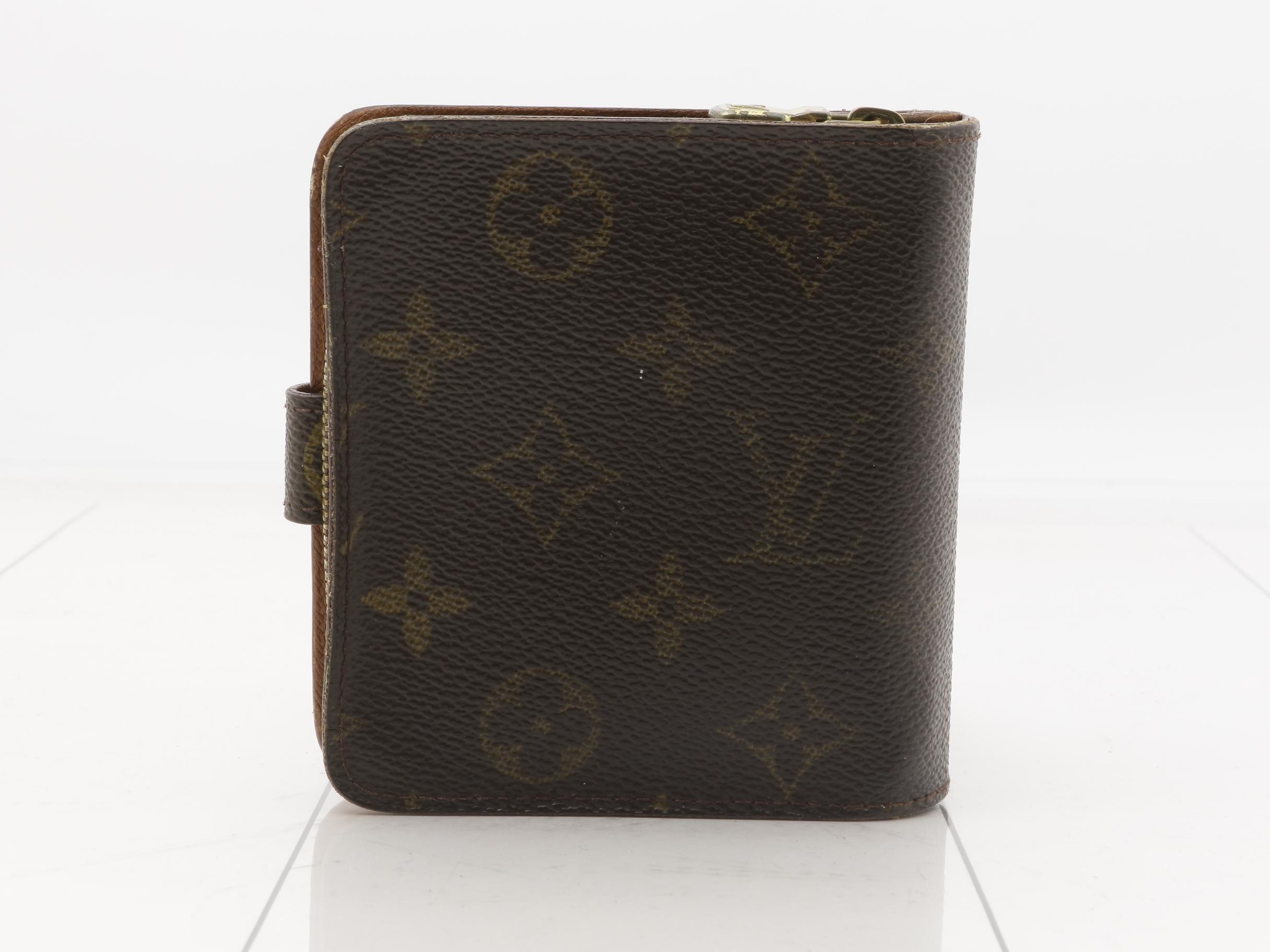 Compact Zip Bi-fold Wallet — view 2