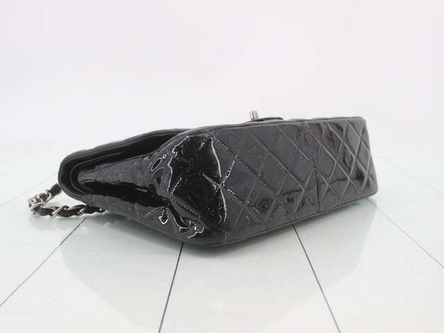 Matelassé enamel black double flap double chain shoulder bag with seal — view 5