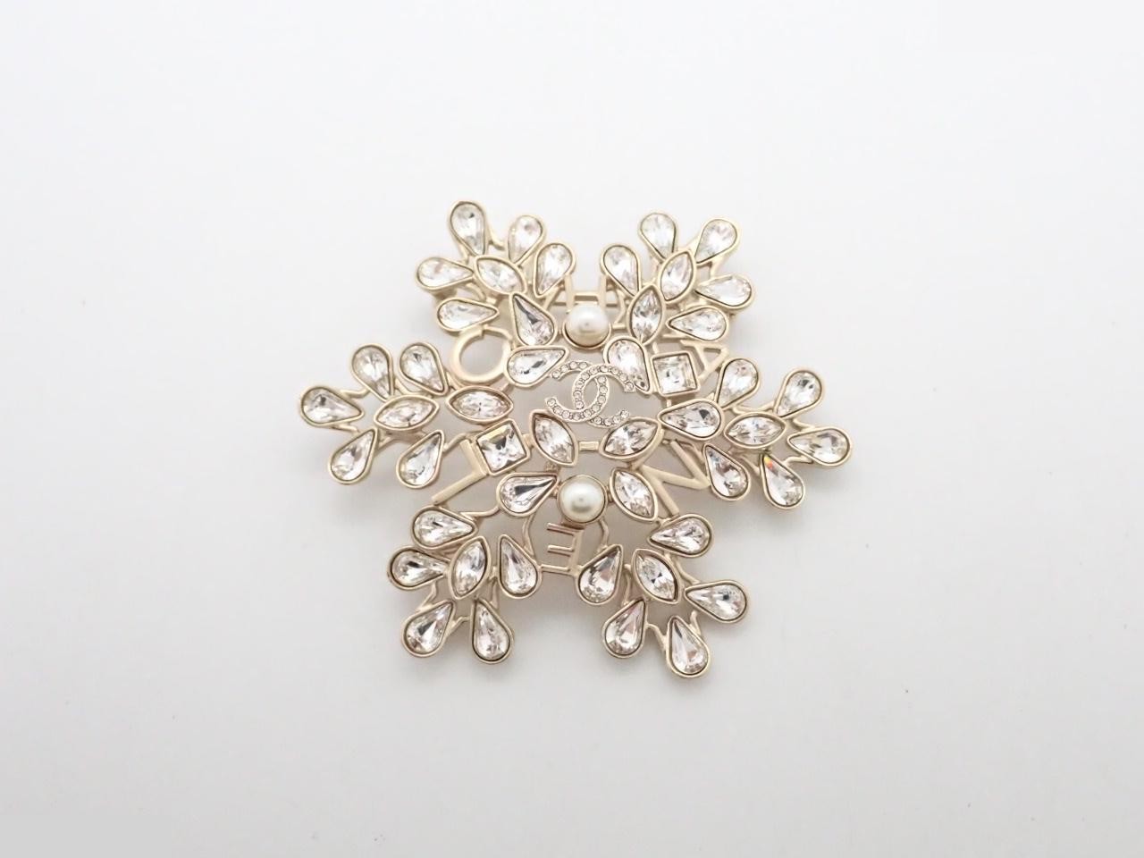 brooch