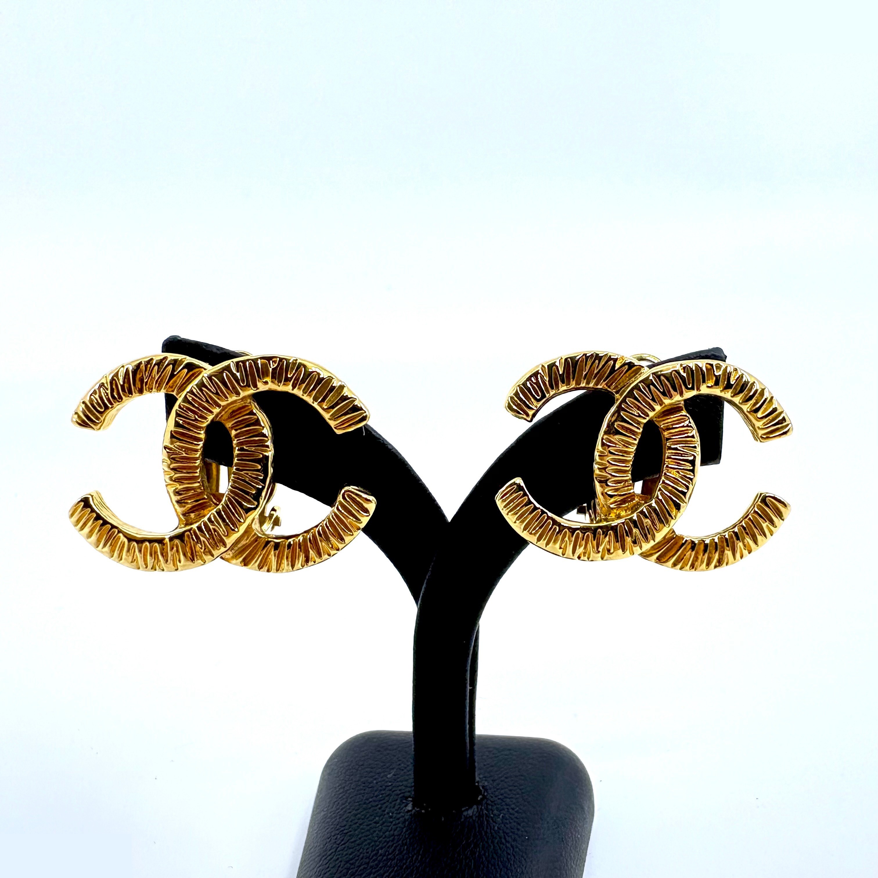 Coco Mark (precious metal) earrings 93P — view 4