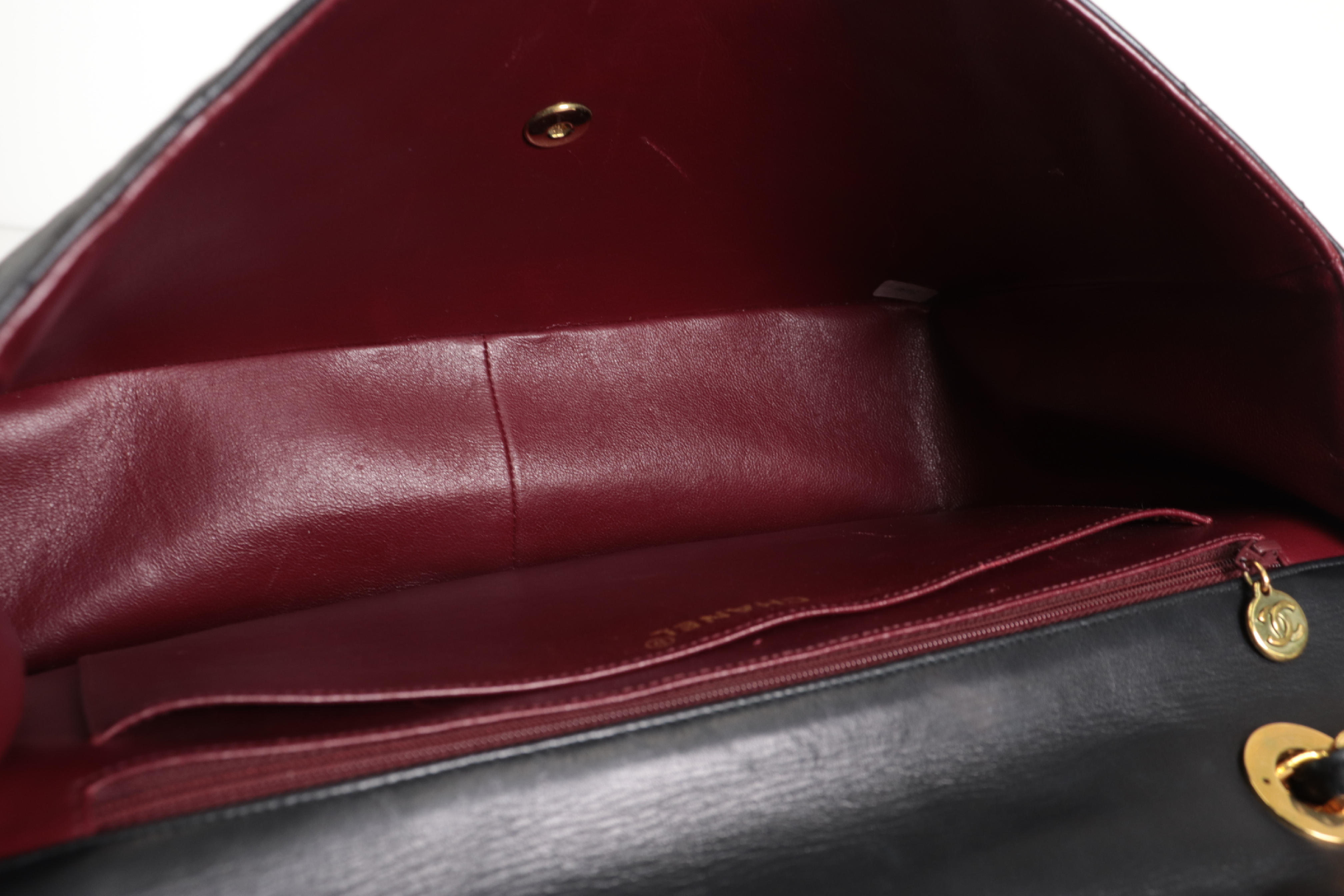 Large Mat Lamb Chain Shoulder Bag (Series 2) — view 9