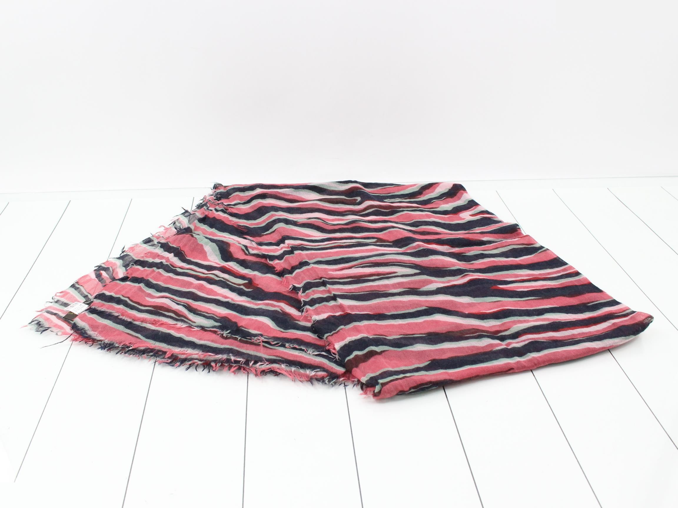 Cashmere and silk large stole, zebra print. — view 3