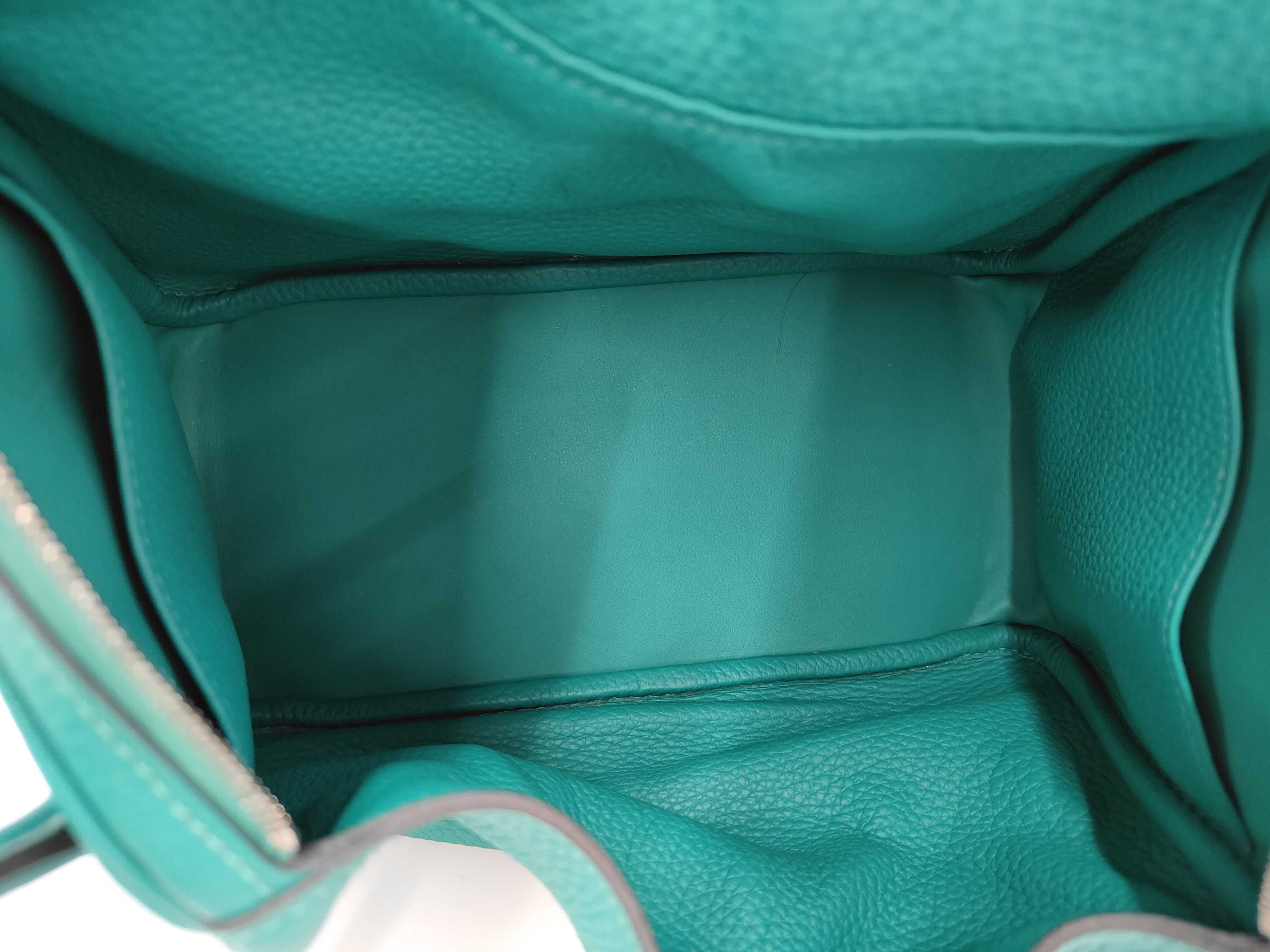 Lindy 26 handbag, Vert Vertigo, silver hardware, Taurillon Clemence leather, D stamp. — view 11