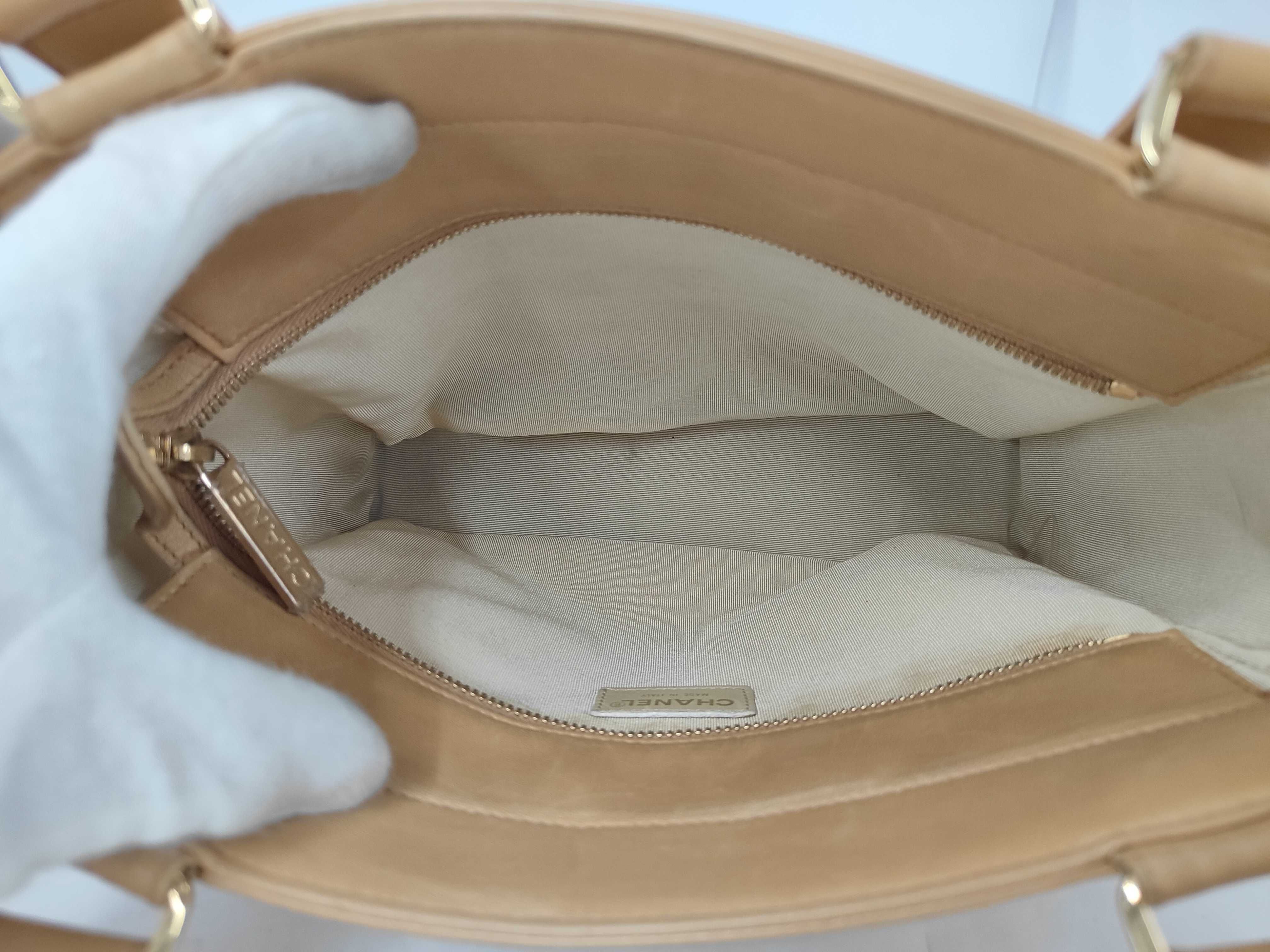 Leather Coco Mark Chocolate Bar Yellow Gold Hardware Shoulder Bag — view 9