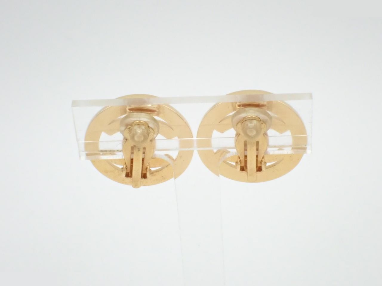 Turnlock — view 2