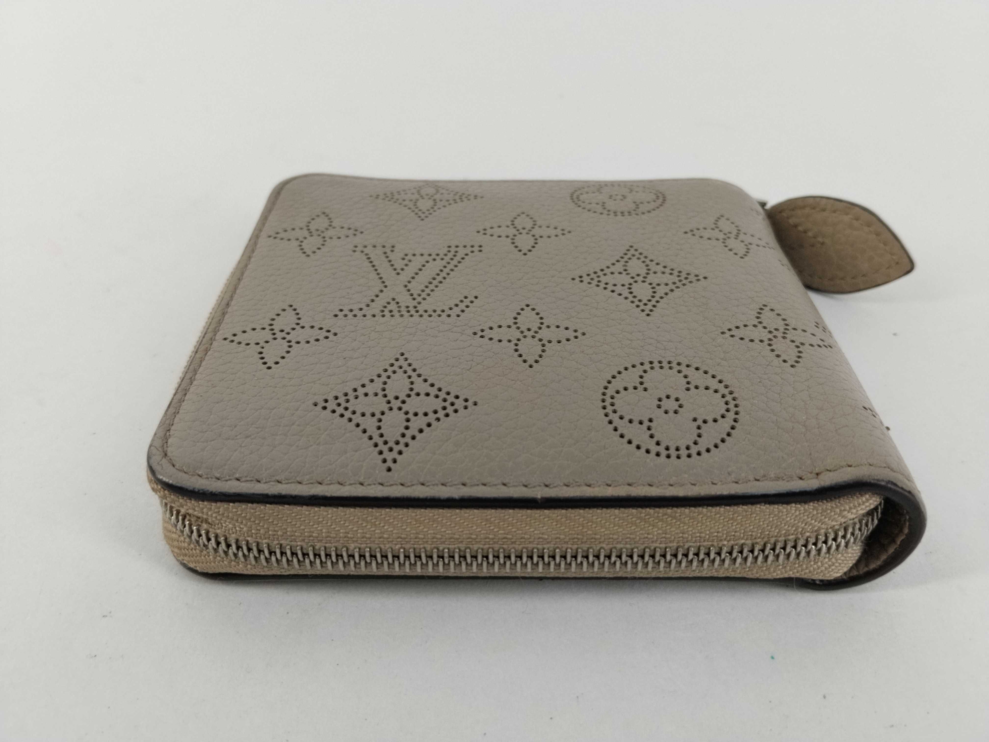 Mahina Louis Vuitton Zippy Compact Wallet Mahina Wallet — view 4