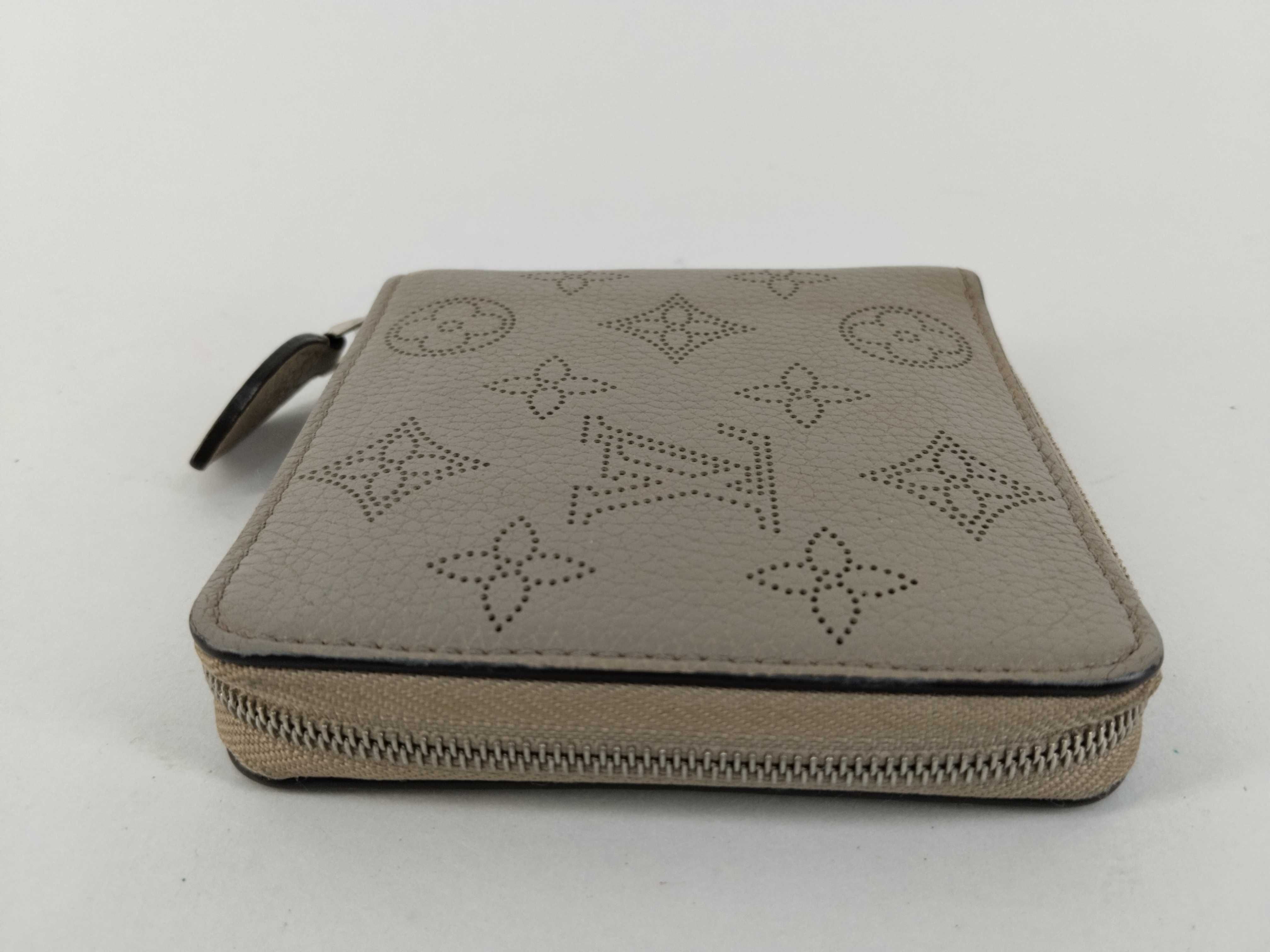 Mahina Louis Vuitton Zippy Compact Wallet Mahina Wallet — view 5