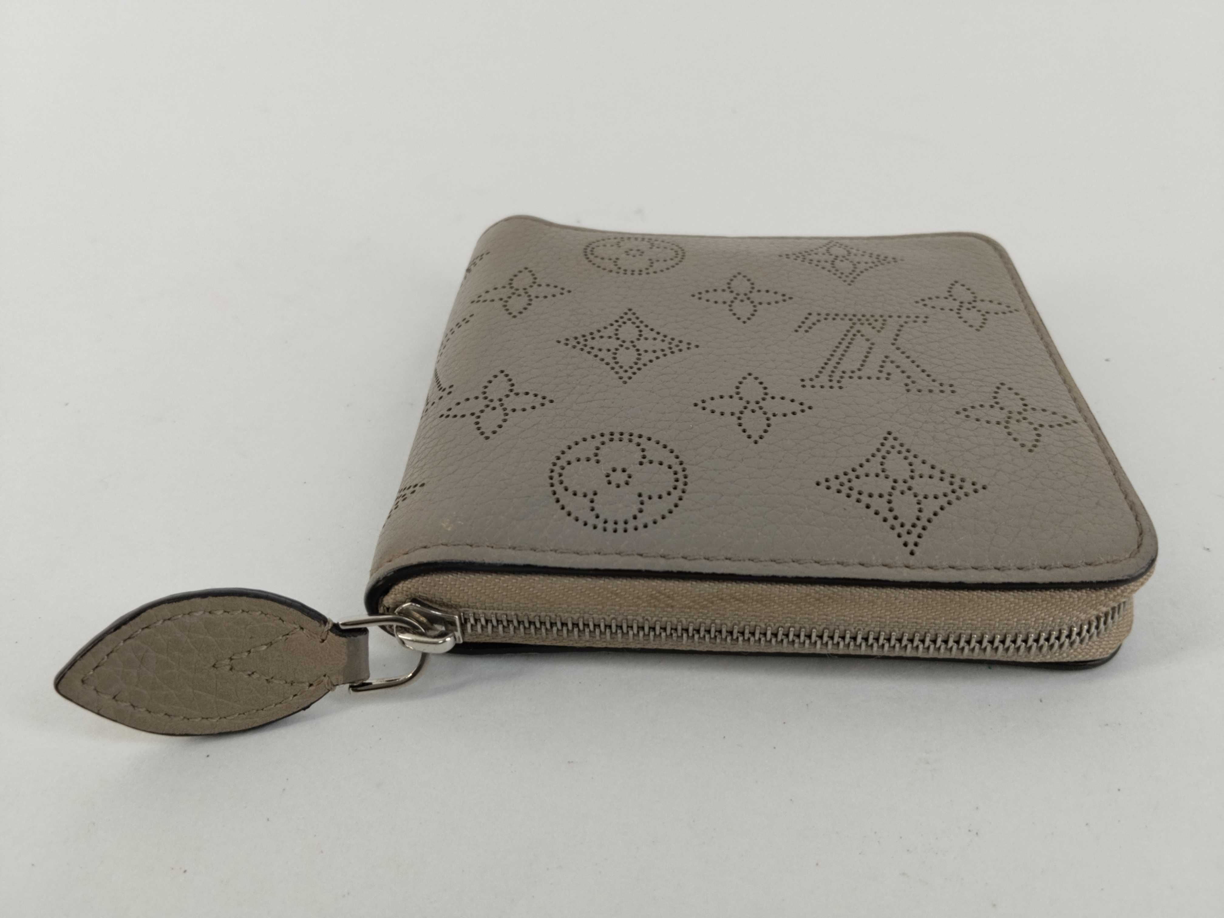 Mahina Louis Vuitton Zippy Compact Wallet Mahina Wallet — view 6