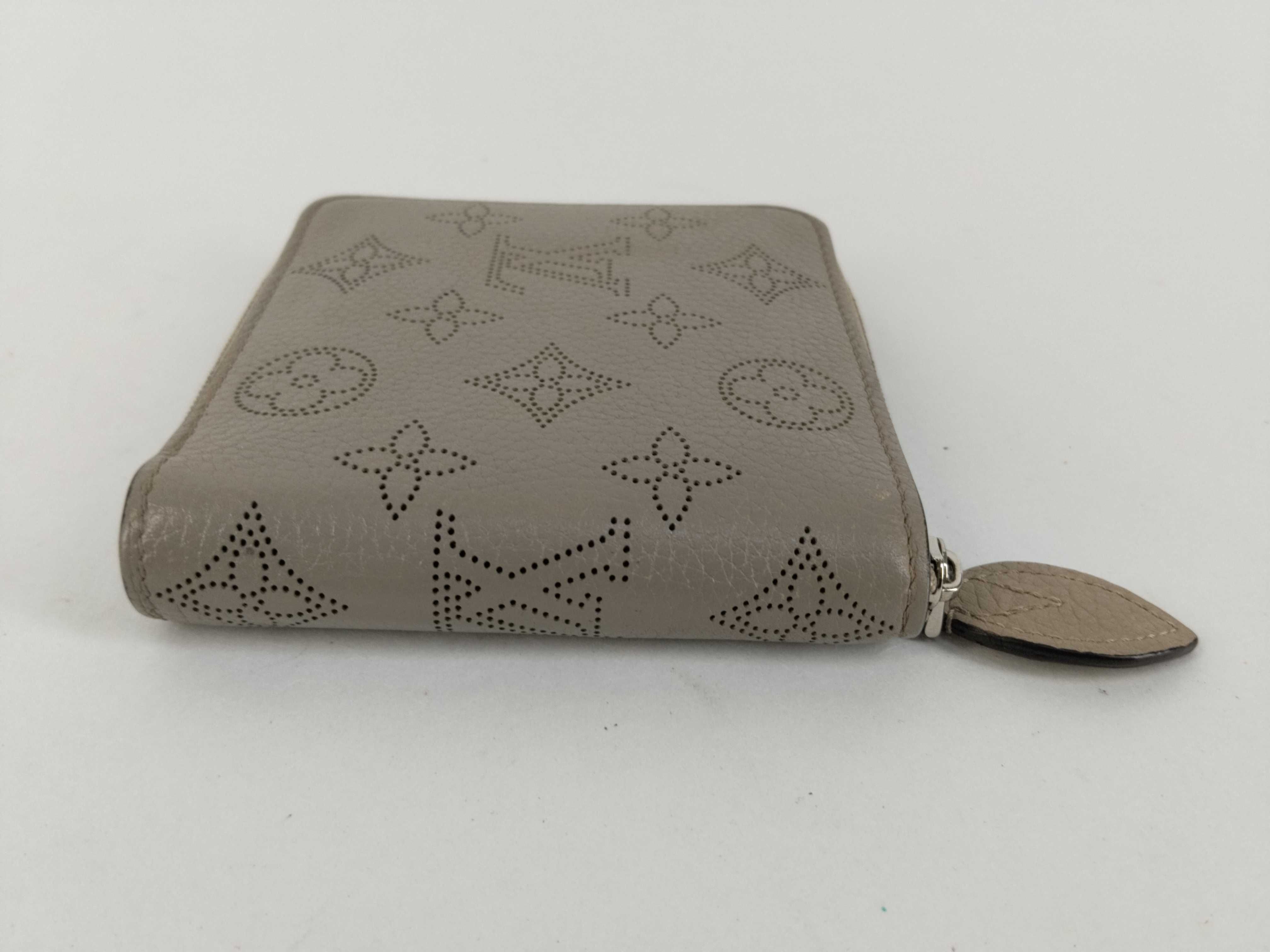 Mahina Louis Vuitton Zippy Compact Wallet Mahina Wallet — view 8