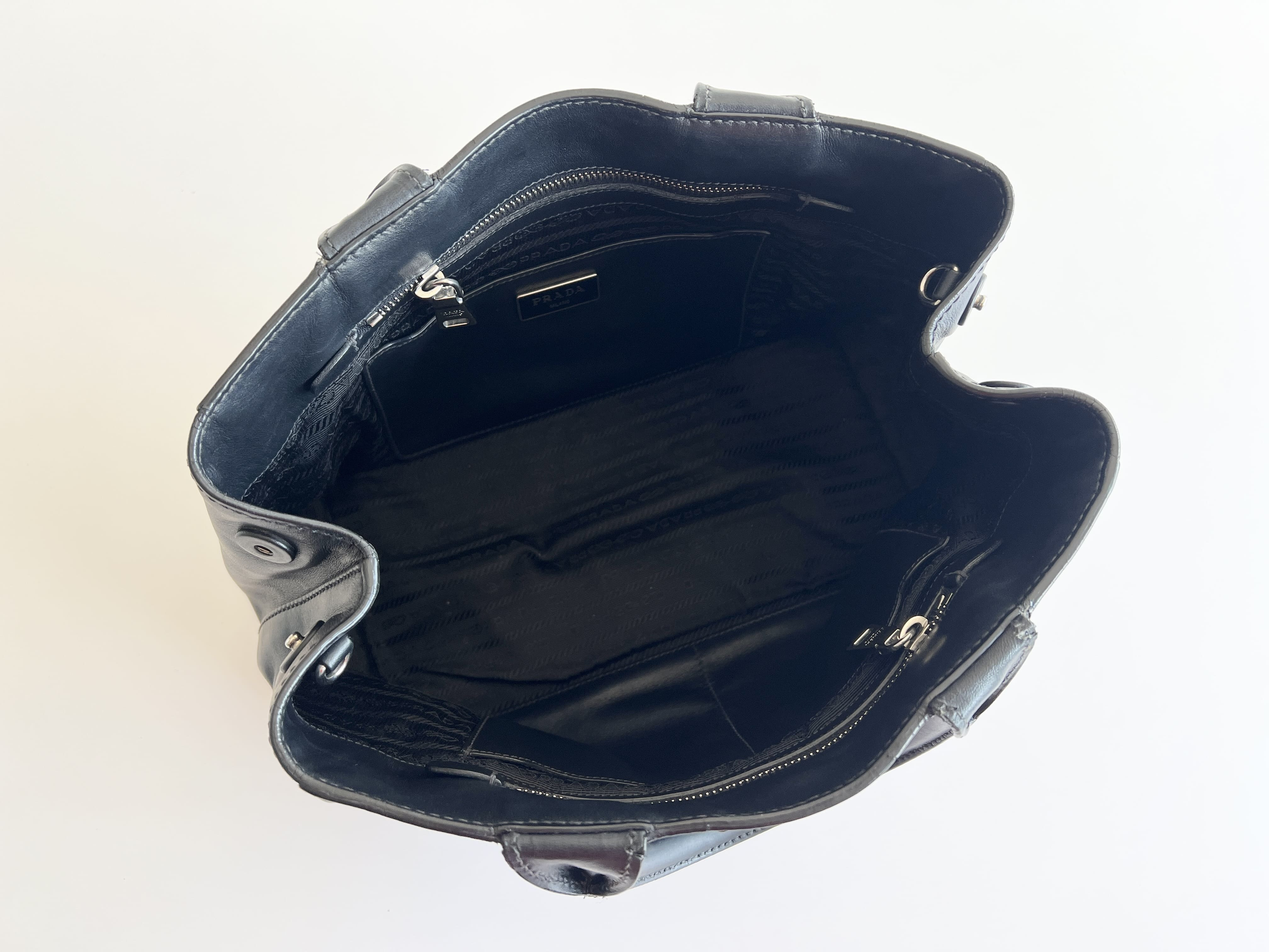 Canapa Triangle Logo All-Leather Handbag — view 5