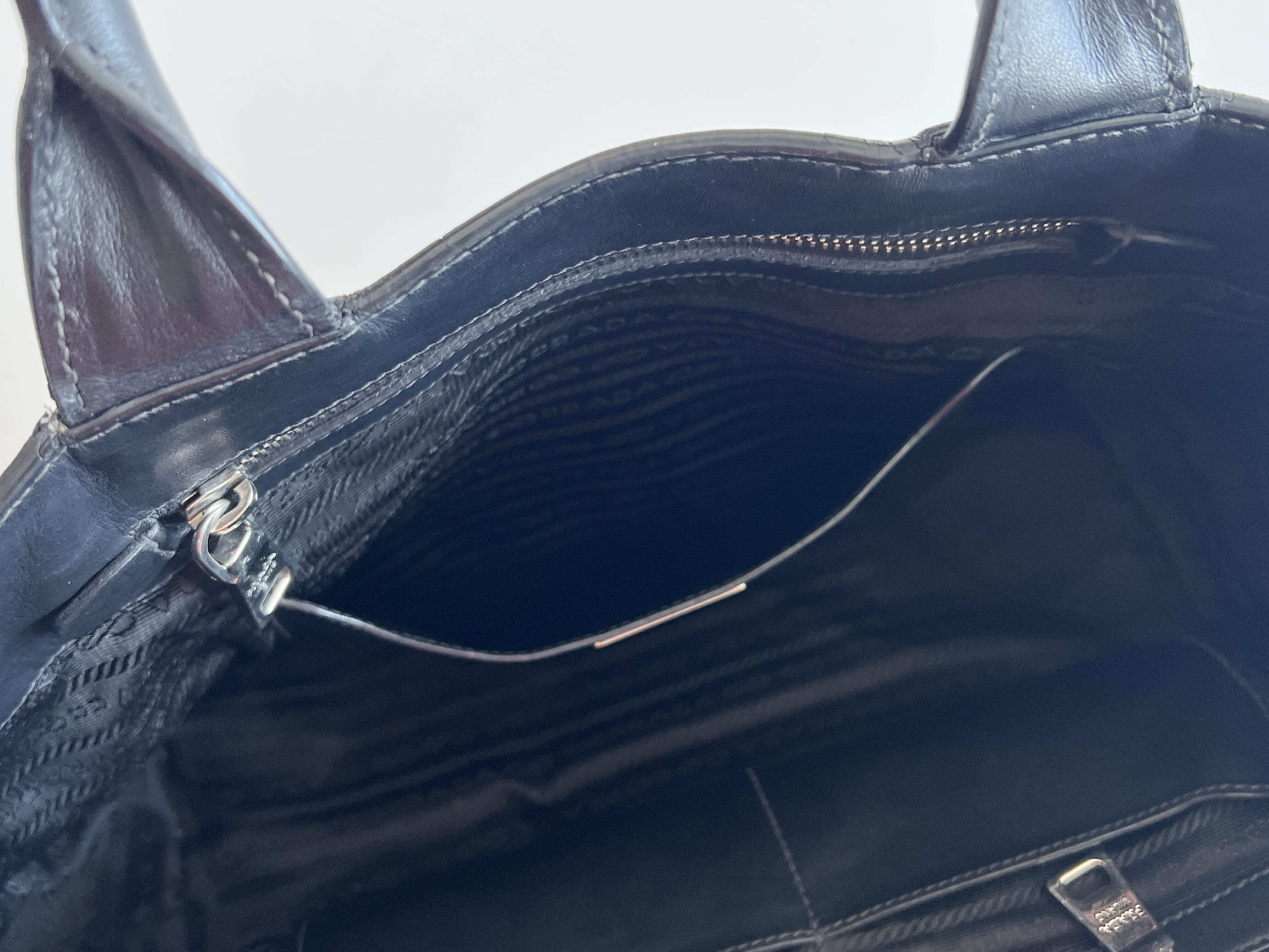 Canapa Triangle Logo All-Leather Handbag — view 9