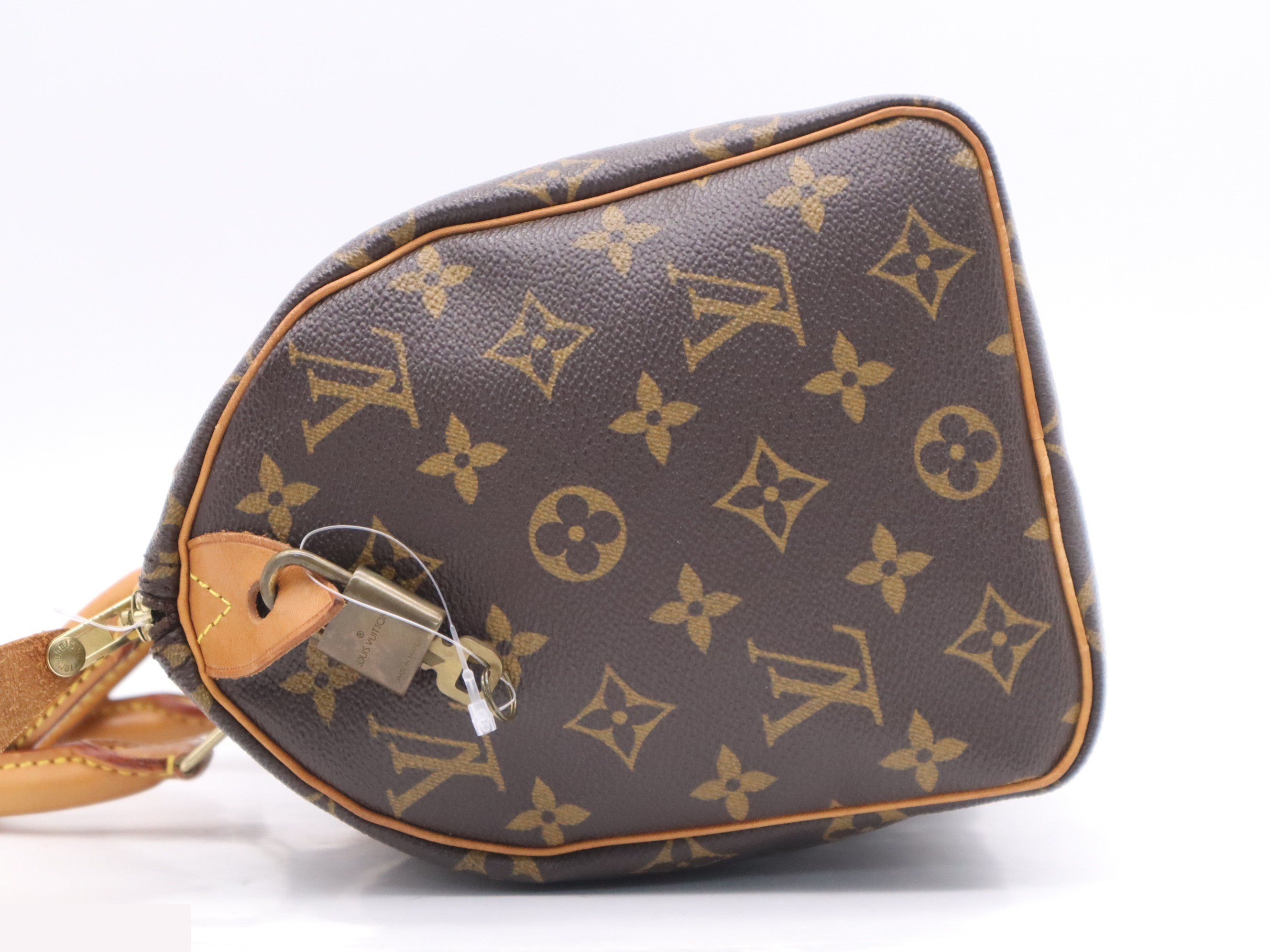 Speedy 25 with padlock and key — view 3