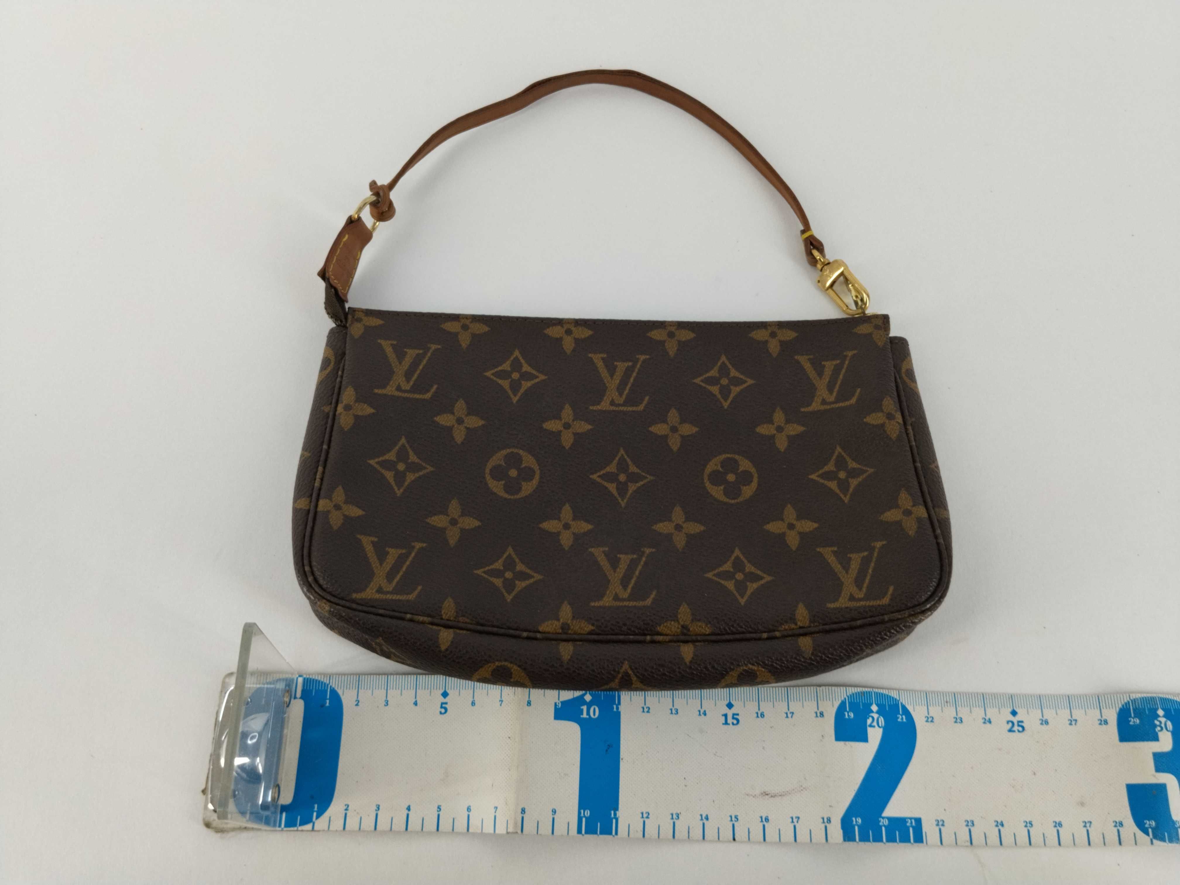 Monogram LV Accessoires Pouch — view 2