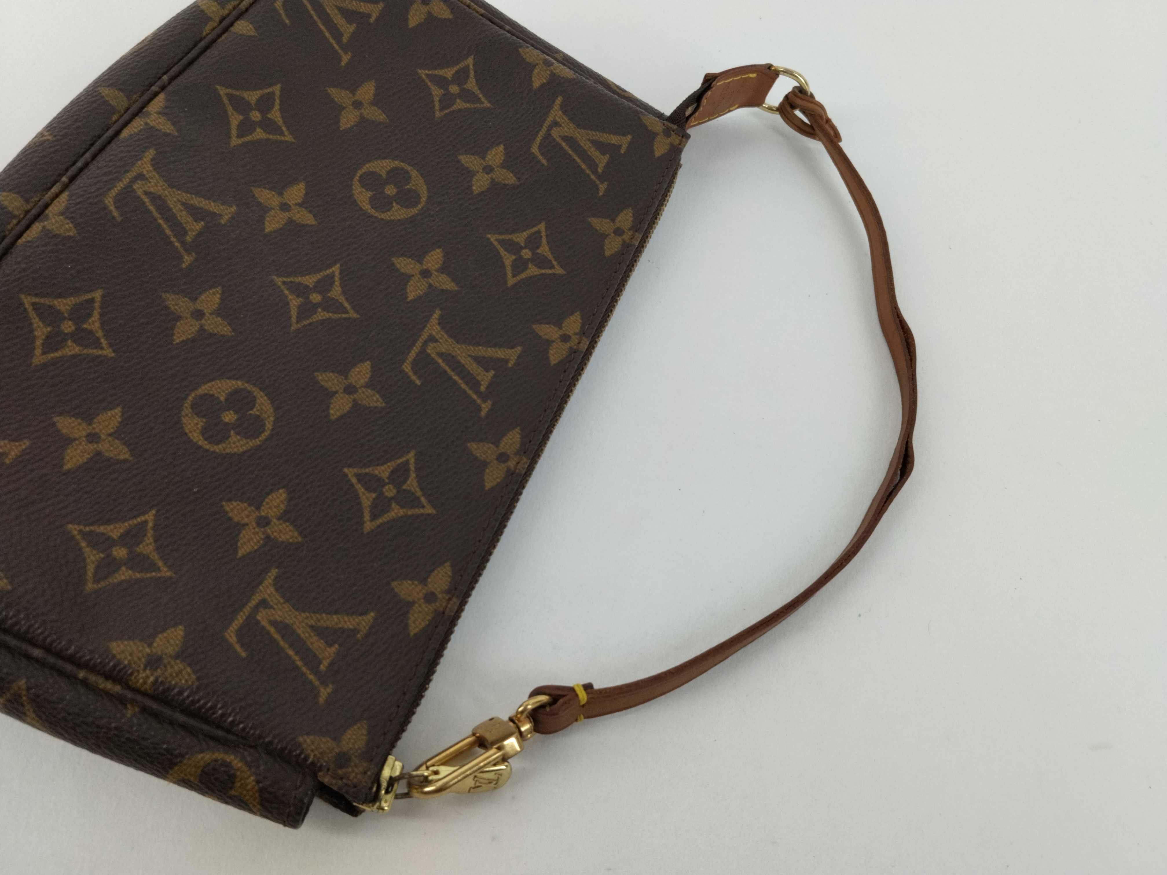 Monogram LV Accessoires Pouch — view 3